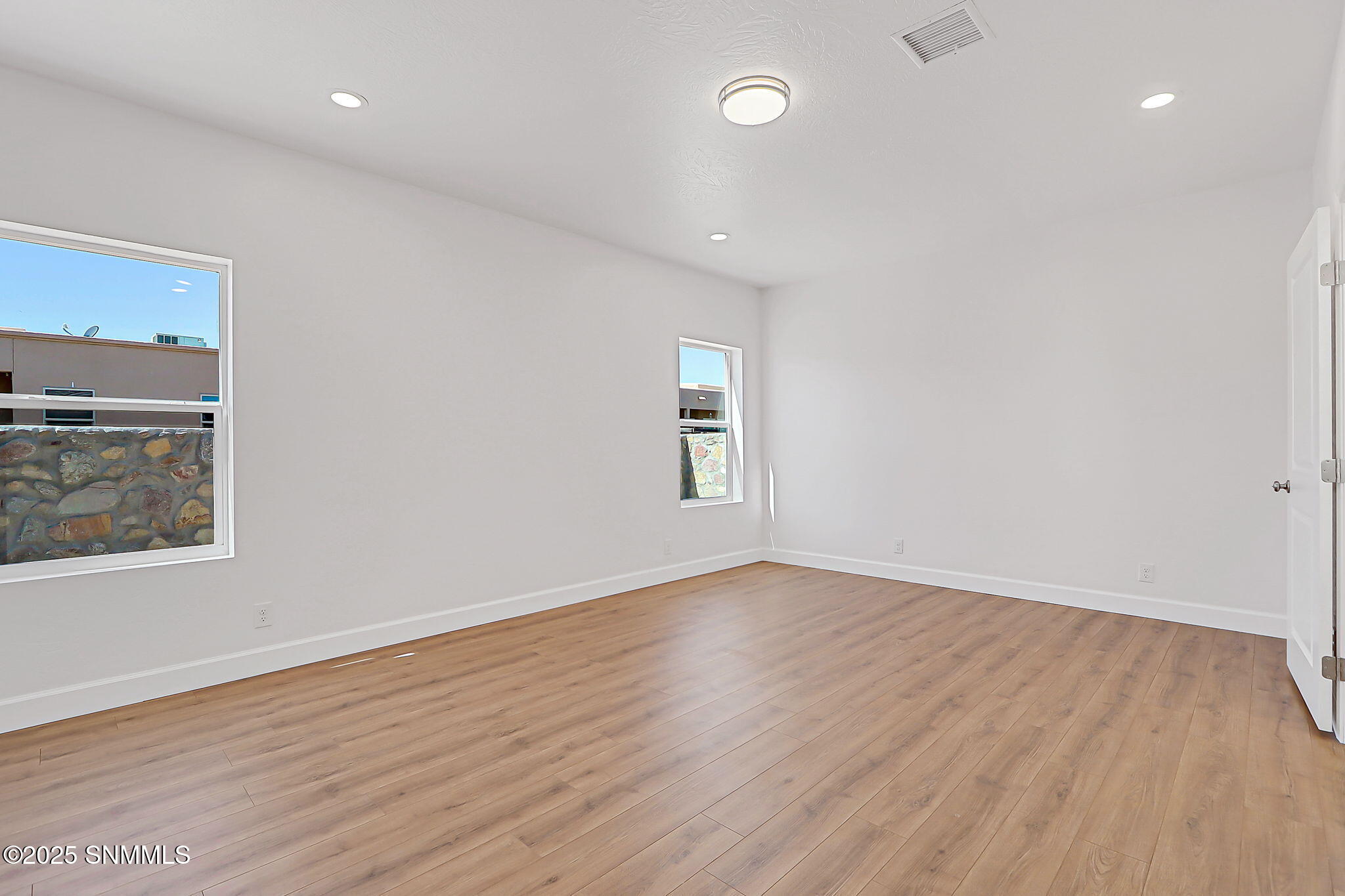 19 - 1404 S Tularosa St