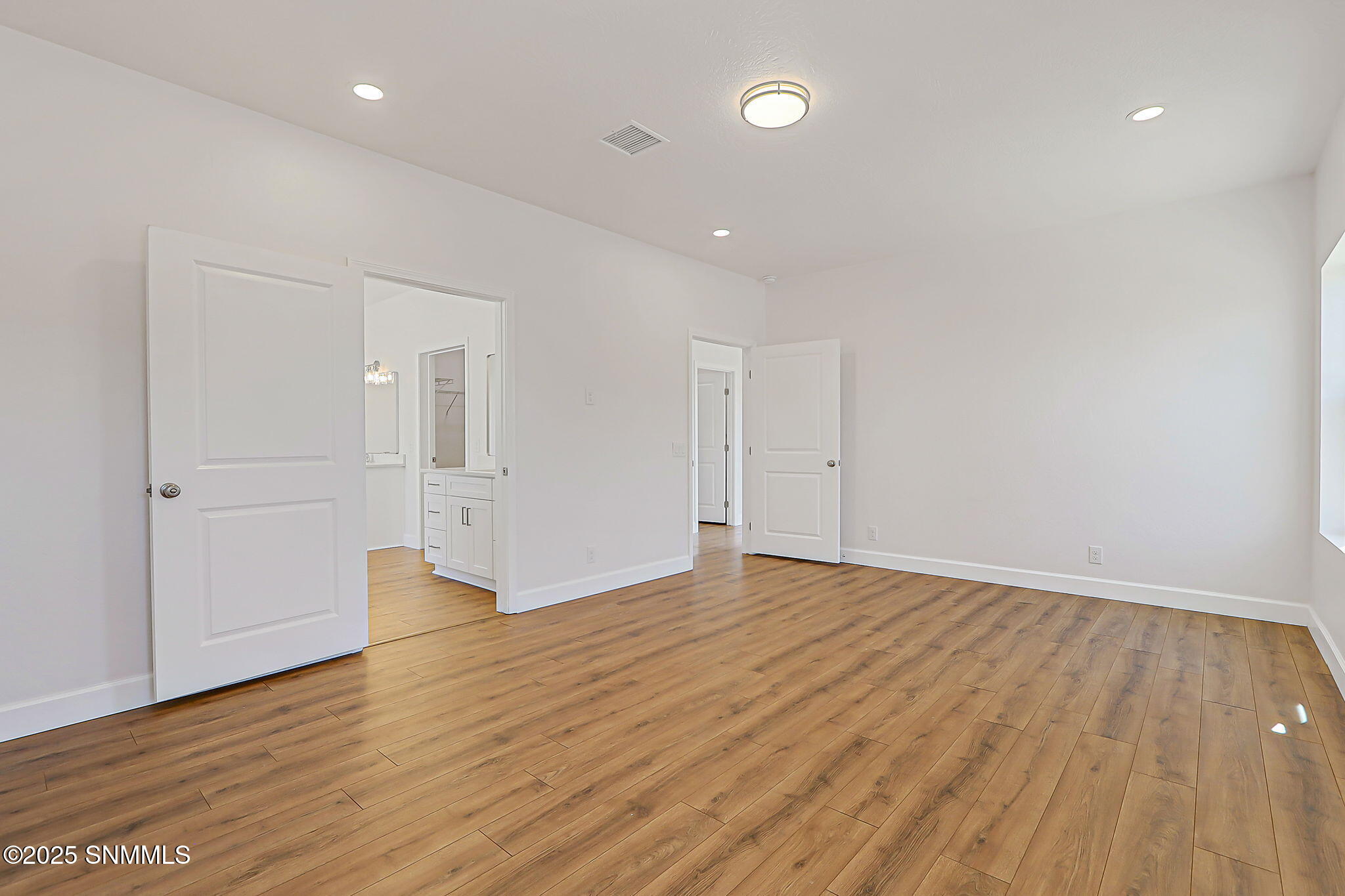 21 - 1404 S Tularosa St