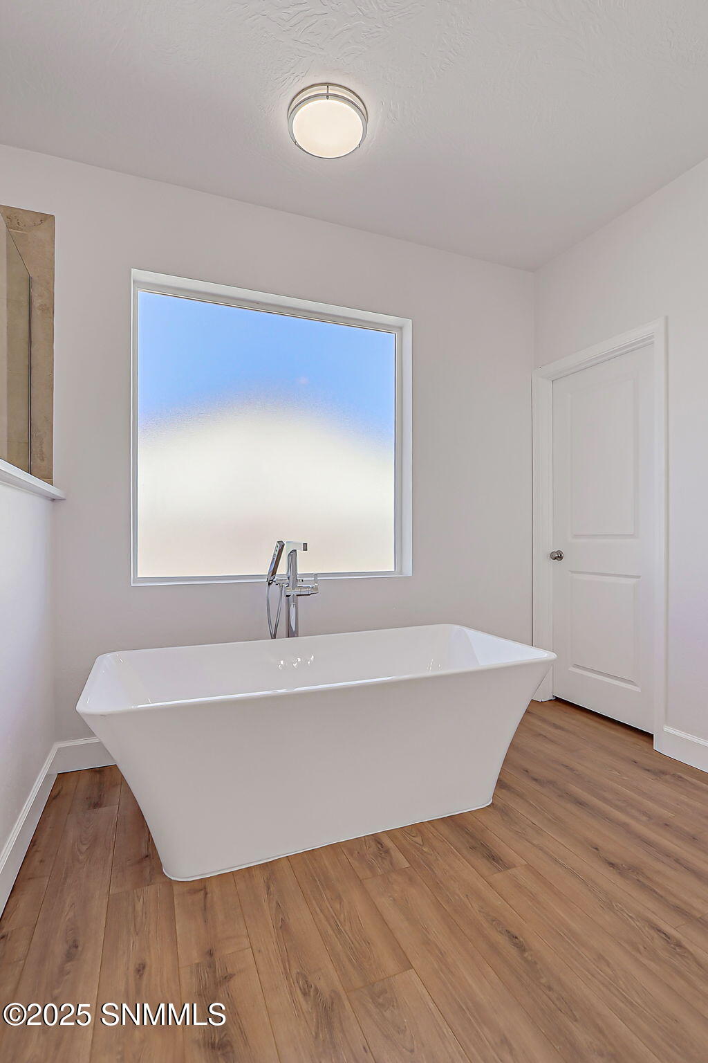 23 - 1404 S Tularosa St