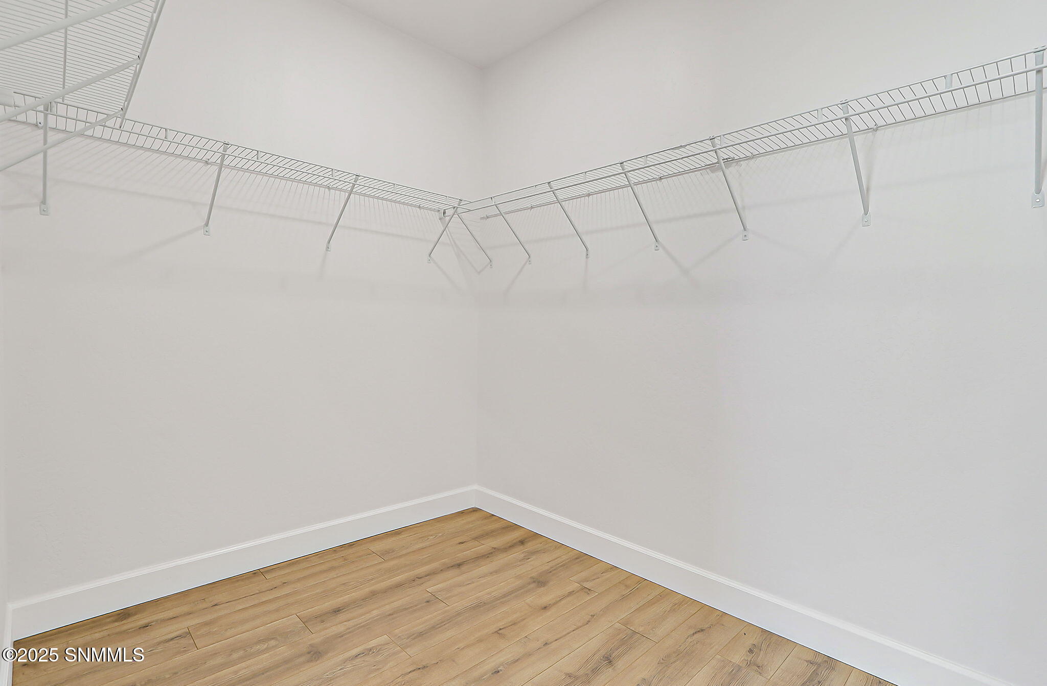 25 - 1404 S Tularosa St