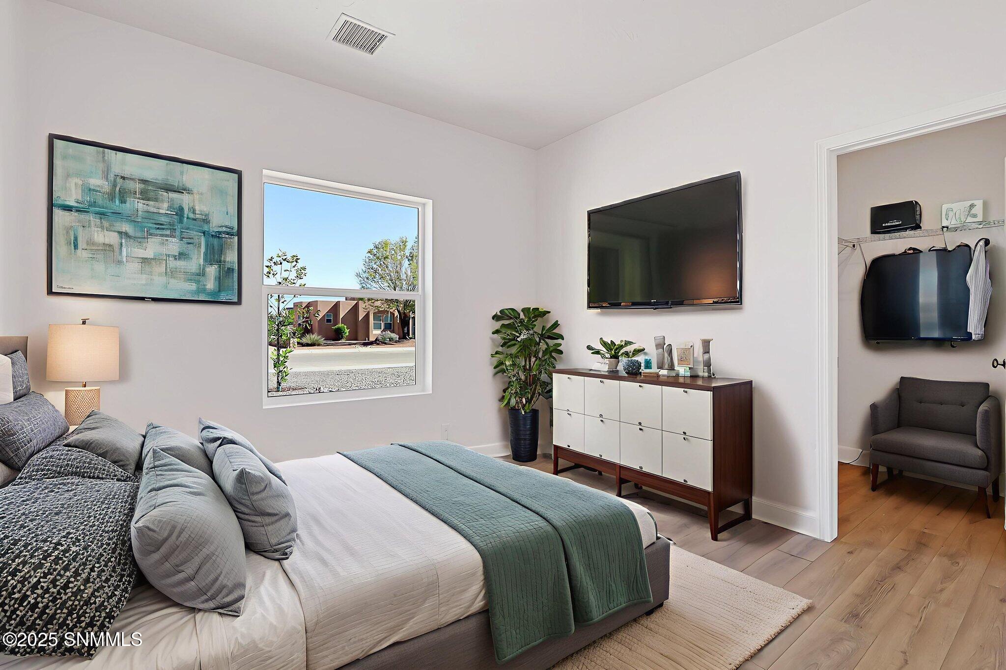 29 - 1404 S Tularosa St