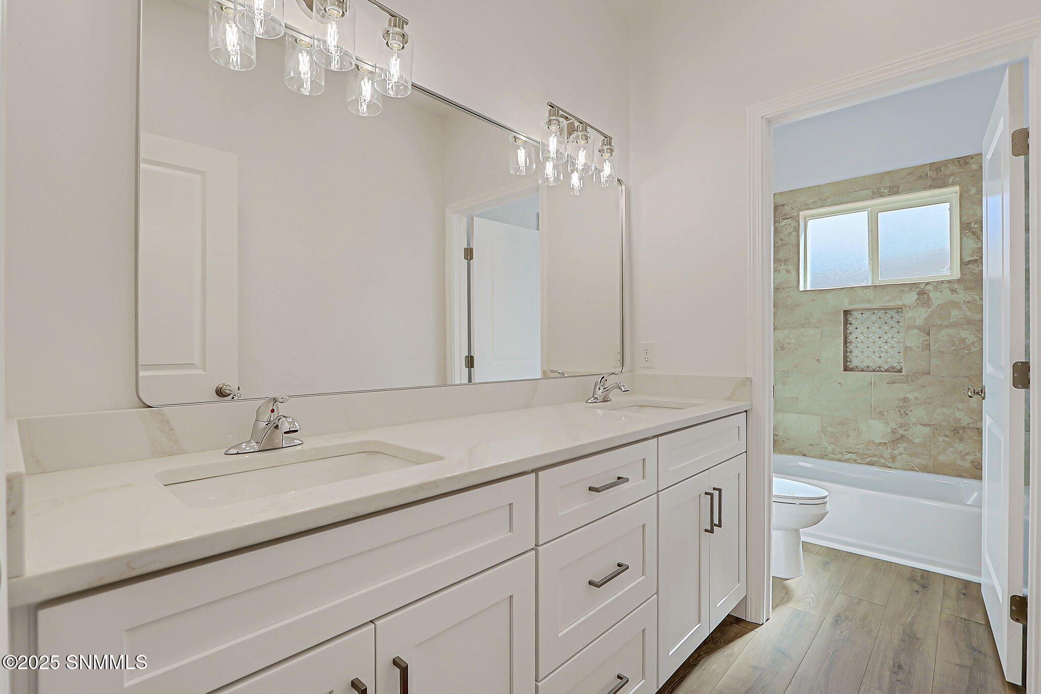 30 - 1404 S Tularosa St