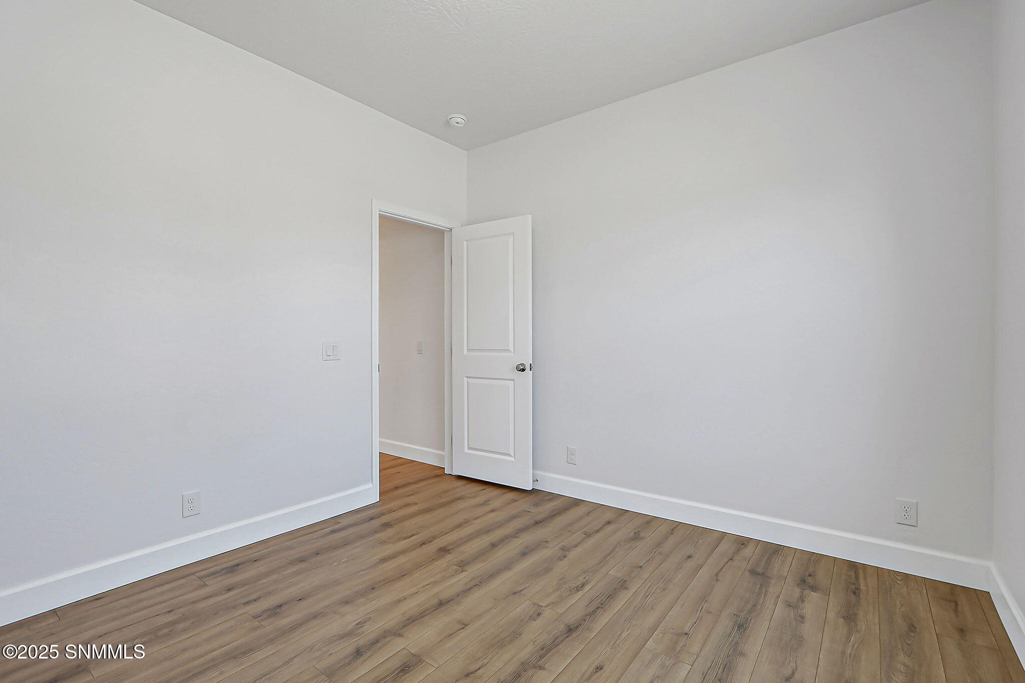 32 - 1404 S Tularosa St