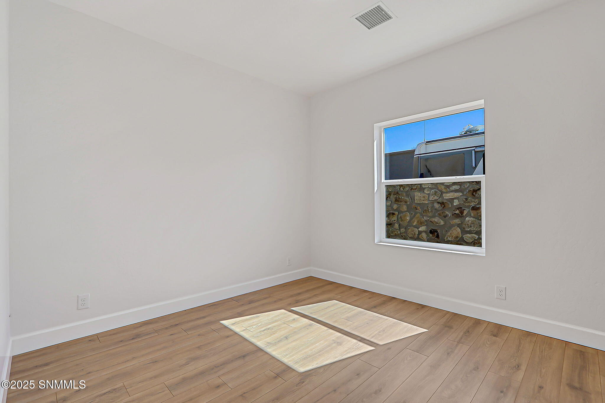 33 - 1404 S Tularosa St