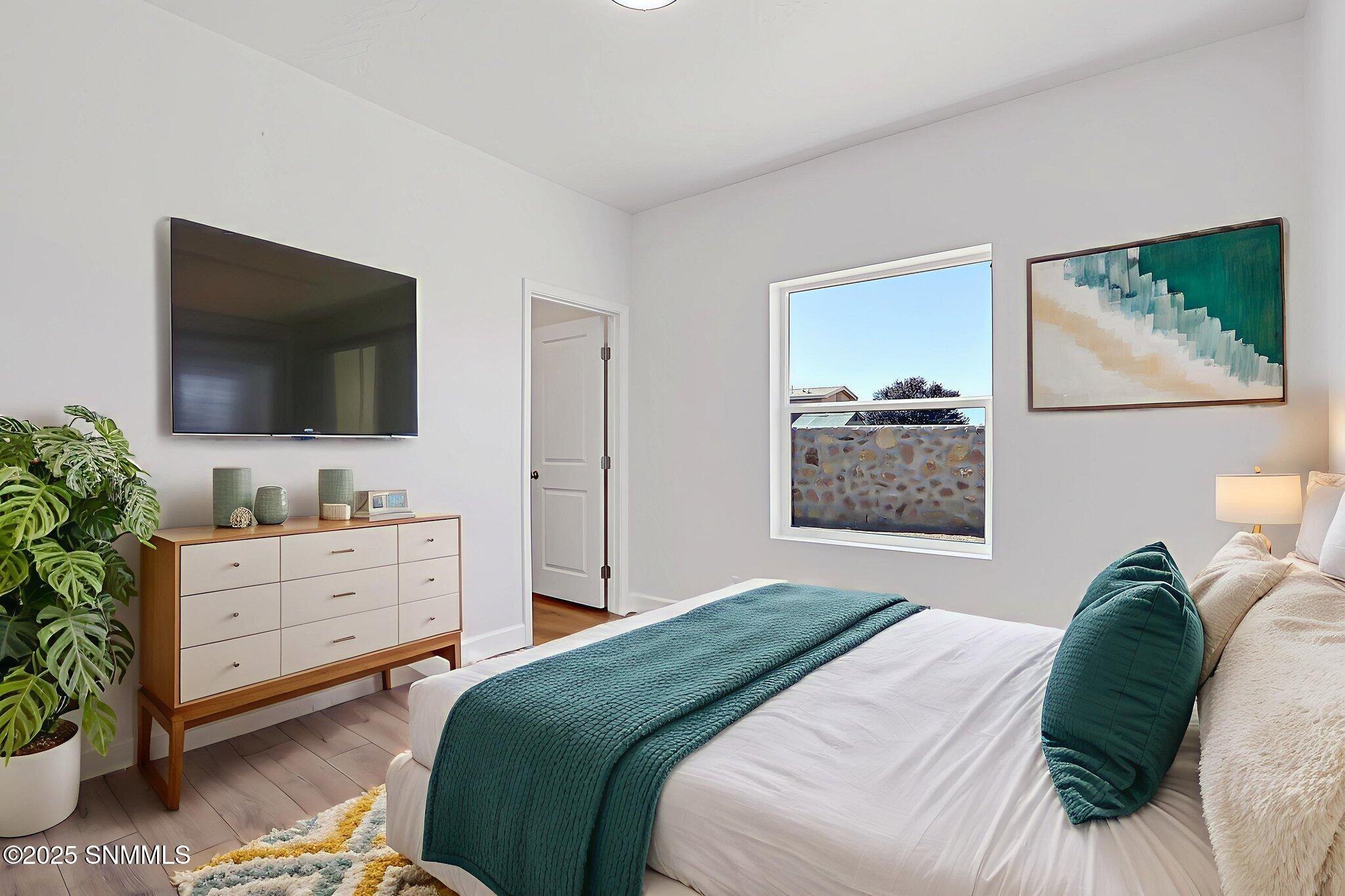 37 - 1404 S Tularosa St