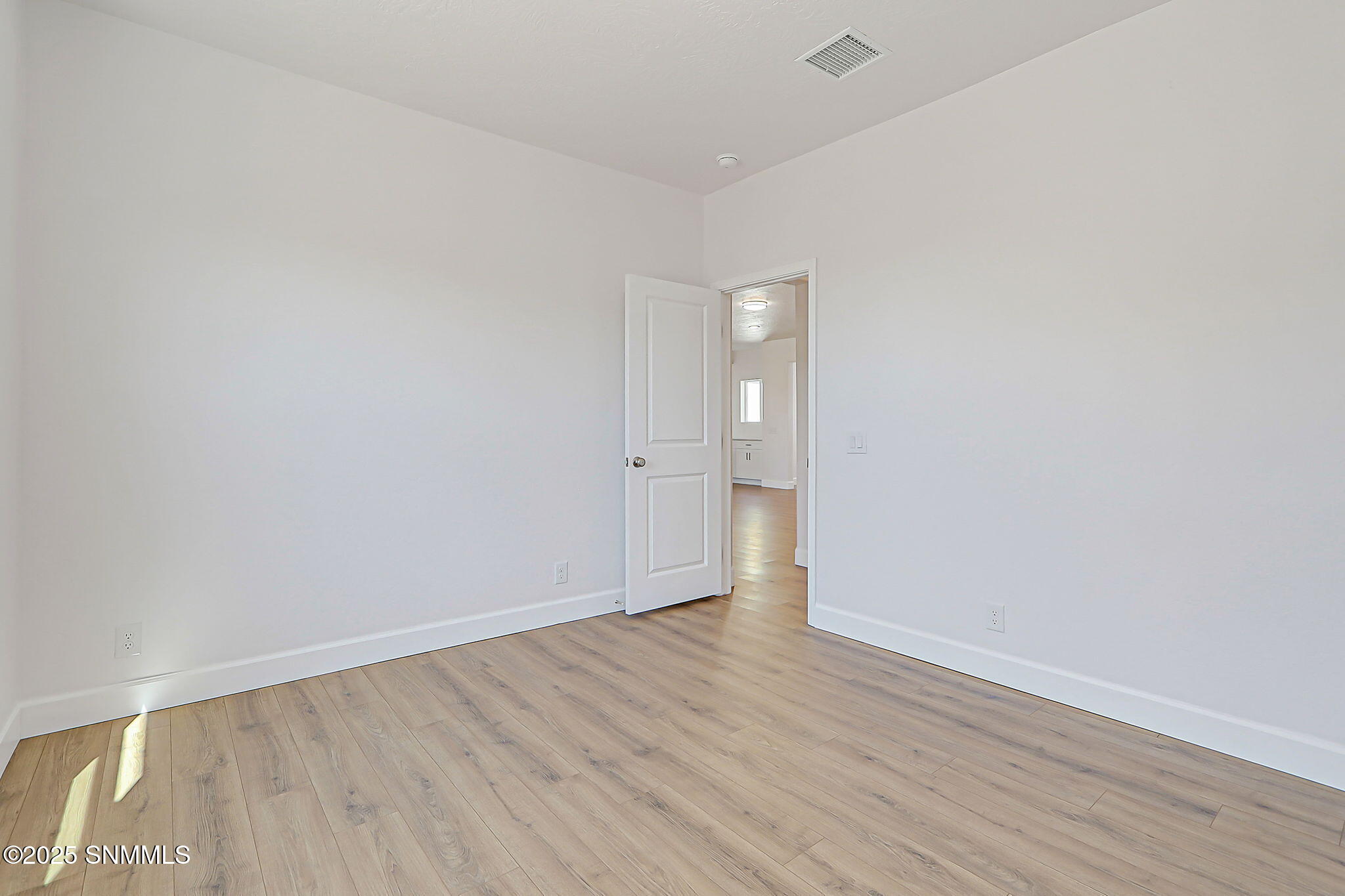 38 - 1404 S Tularosa St