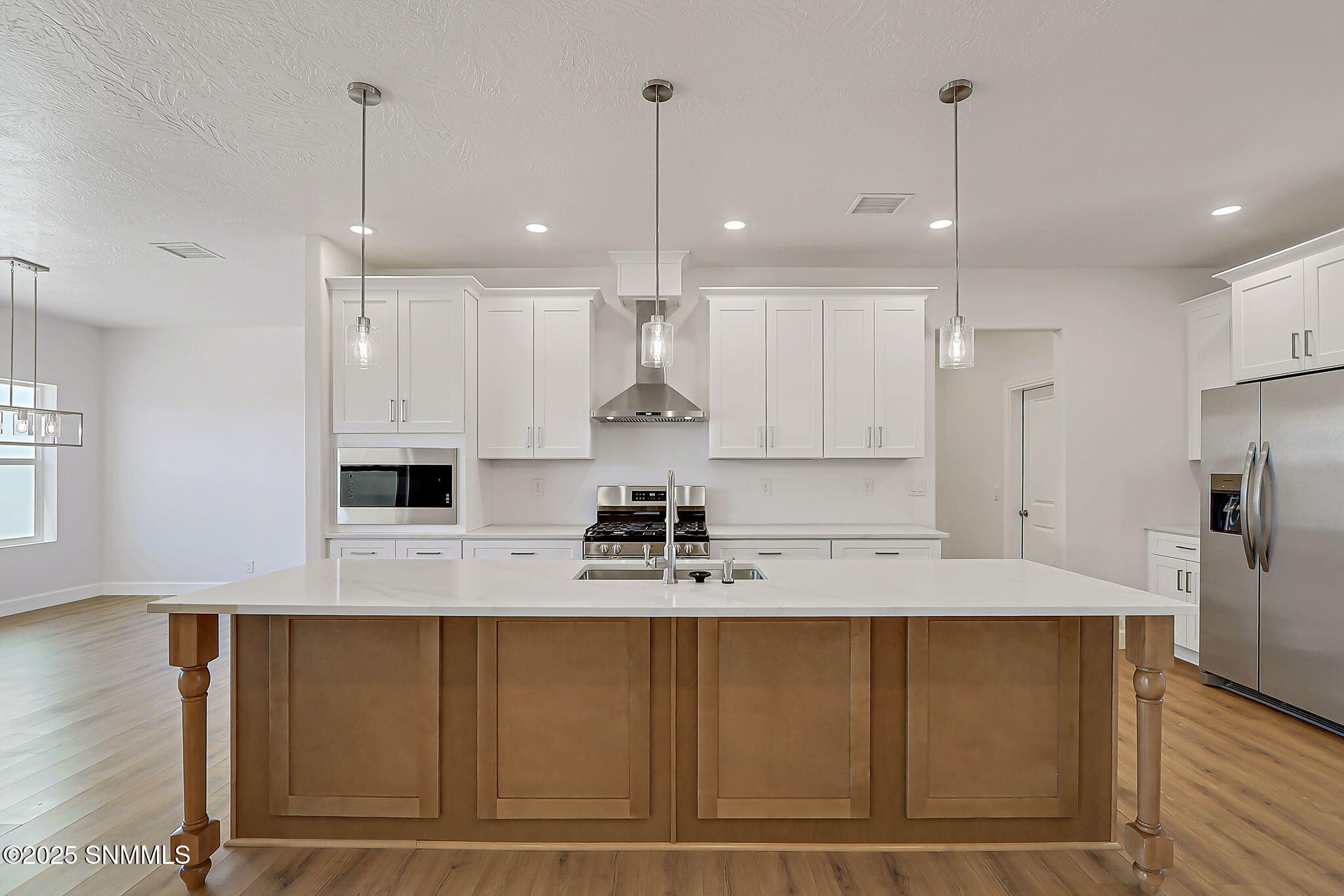 9 - 1404 S Tularosa St