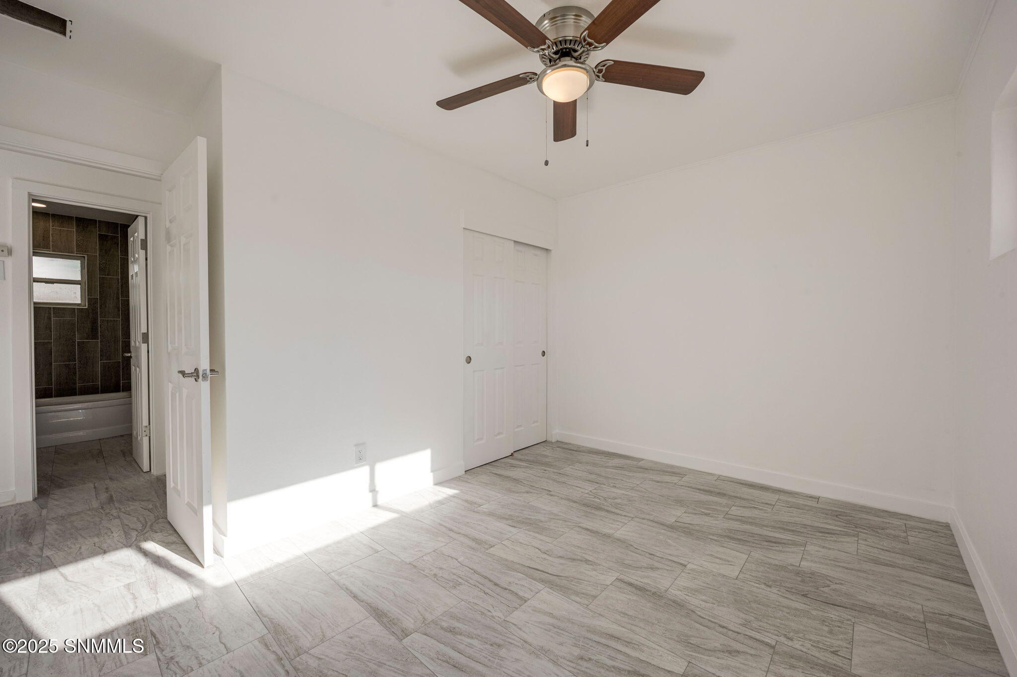 24-web-or-mls-Snappin Homes (Walden1755)