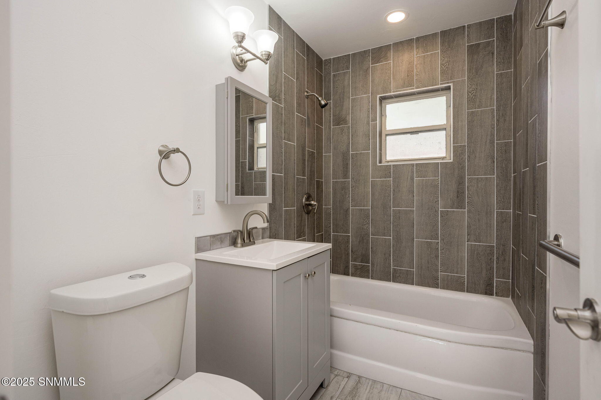 25-web-or-mls-Snappin Homes (Walden1755)