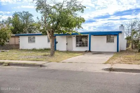 1424 thomas Drive, Las Cruces, New Mexico 88001, 3 Bedrooms Bedrooms, ,2 BathroomsBathrooms,Residential,For Sale,thomas,2503339