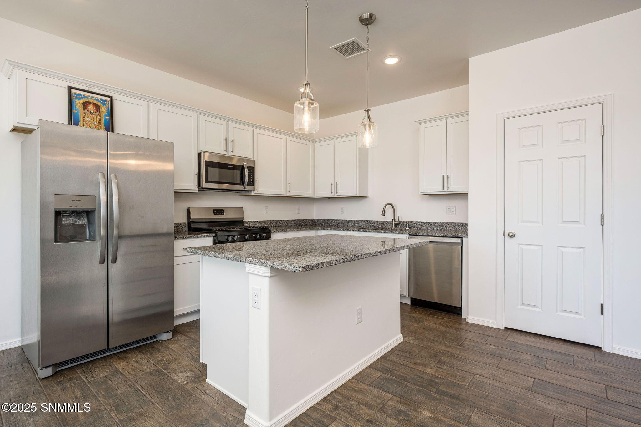 large-019a11b4-b98d-736e-9334-d7cda616f3