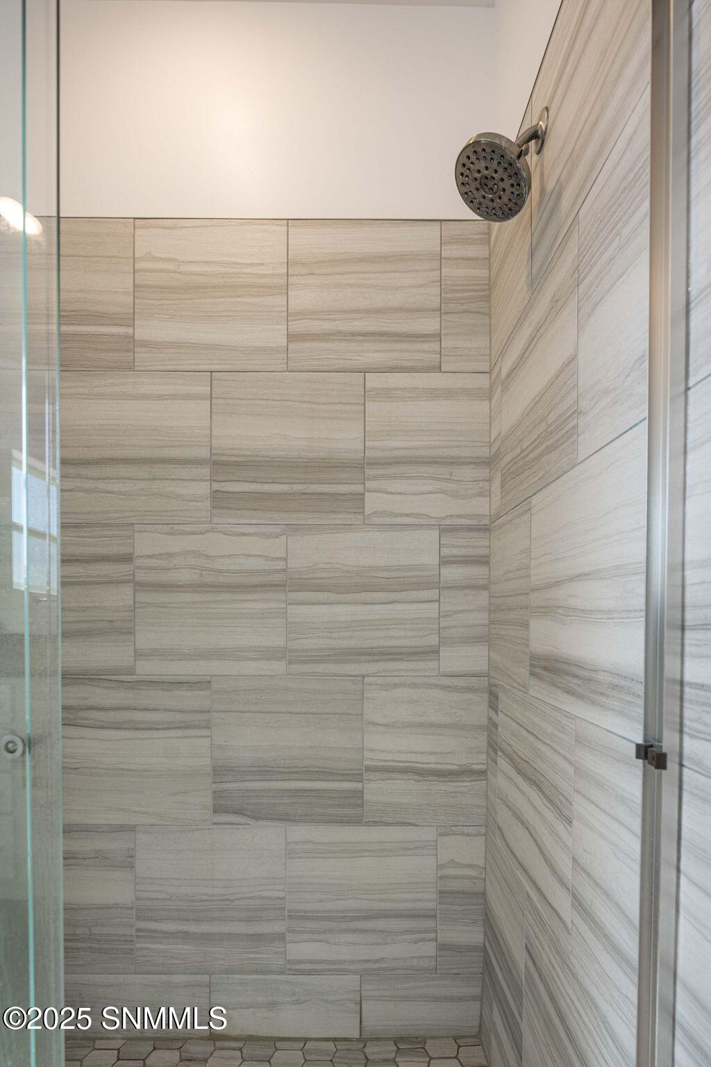 large-019a11b4-bc83-73a5-9350-90e0ac152d