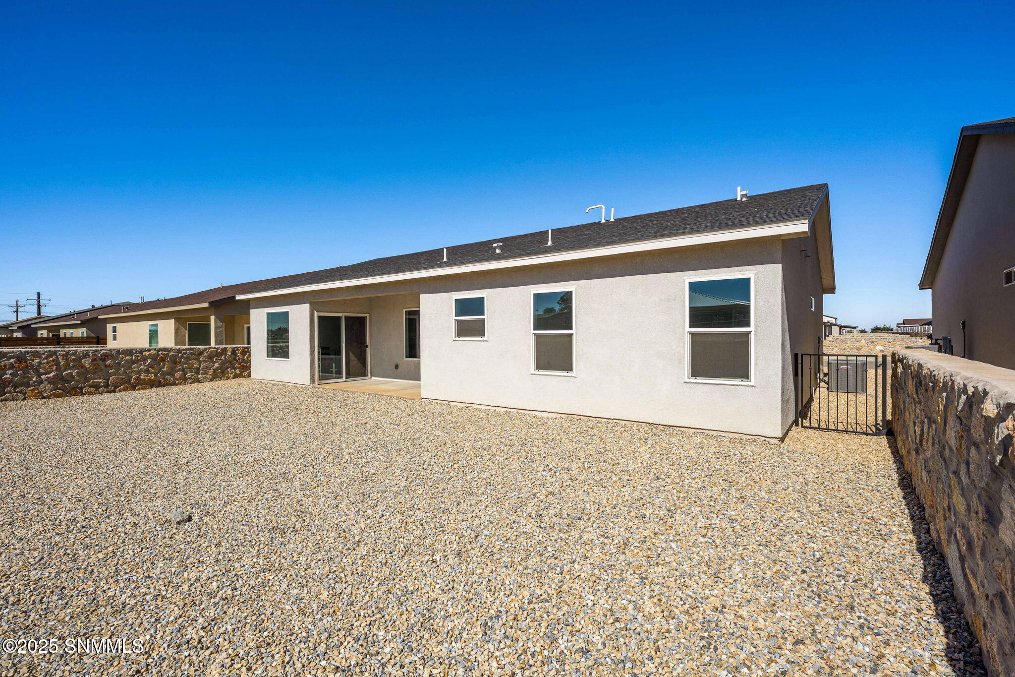 large-019a11b4-c2c6-73cb-8be5-e2ae8b263c