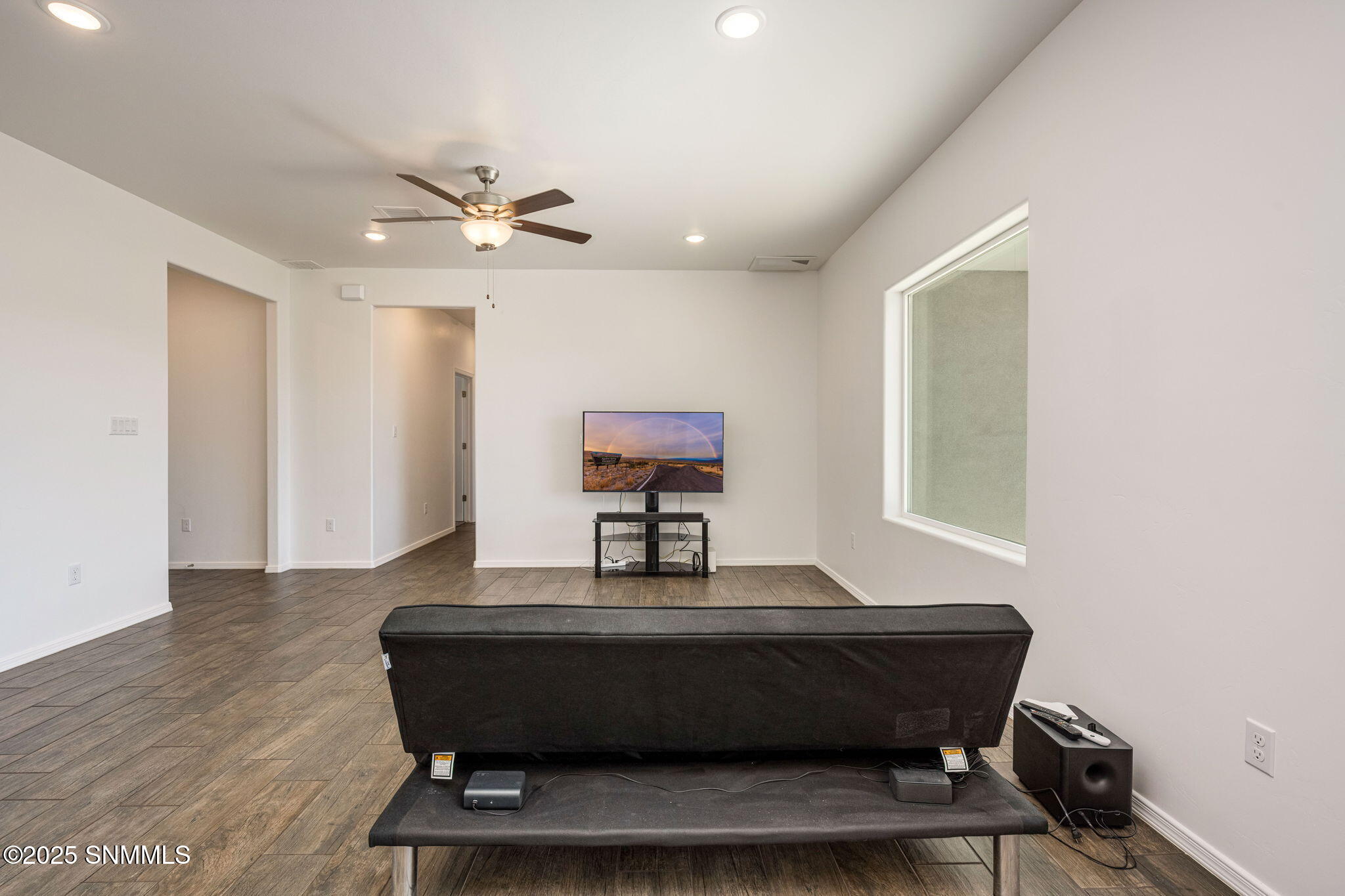 large-019a11b4-b8c0-7375-9b8d-f33696d846