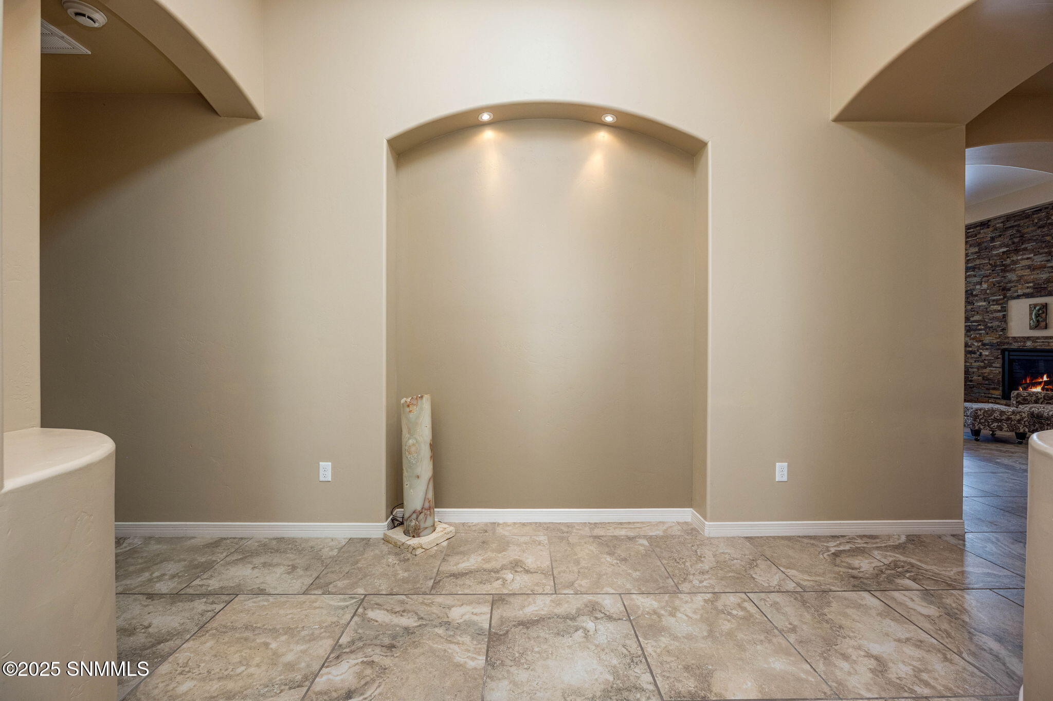 10-web-or-mls-Snappin Homes (Miramar4481