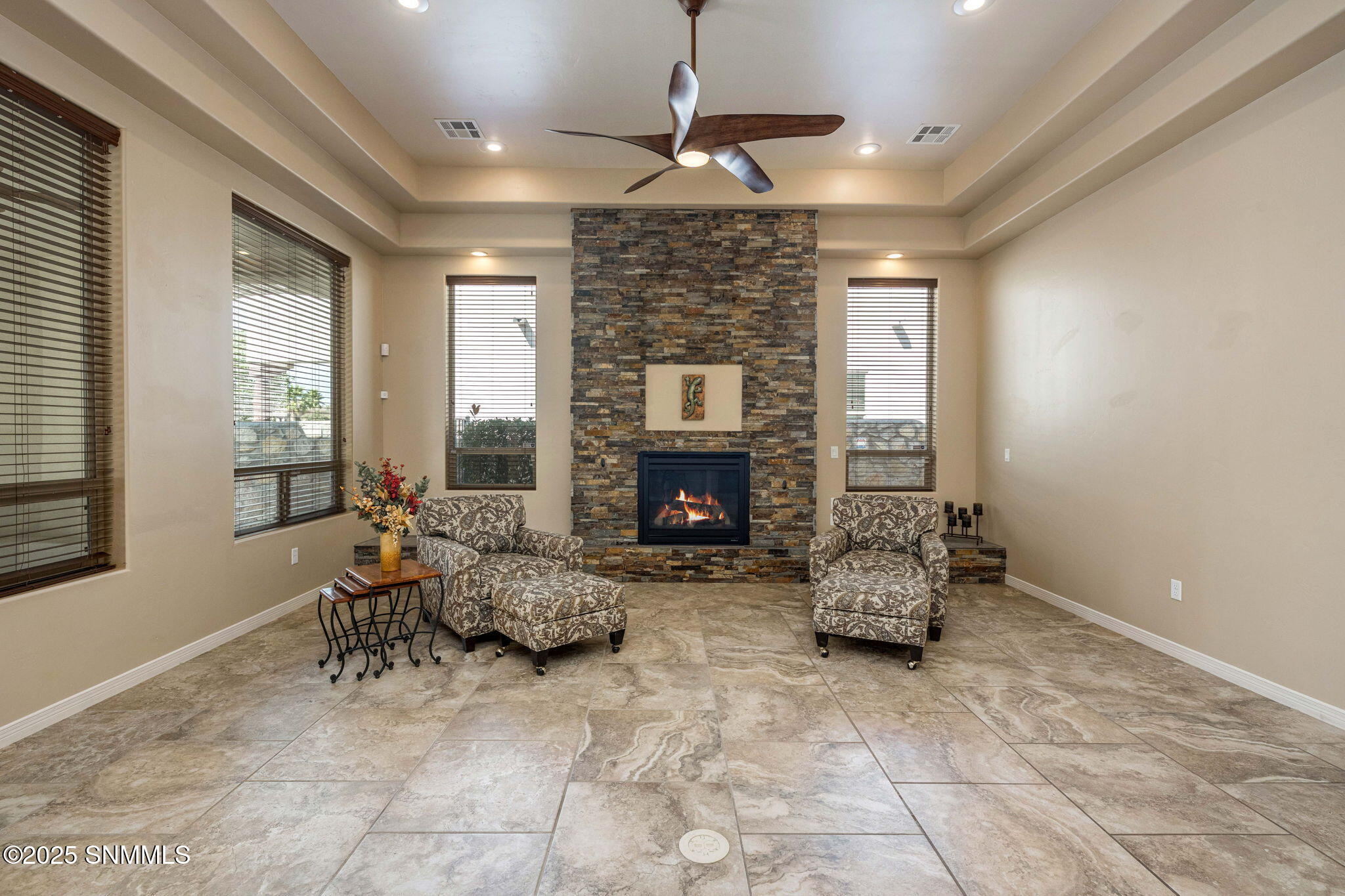 14-web-or-mls-Snappin Homes (Miramar4481