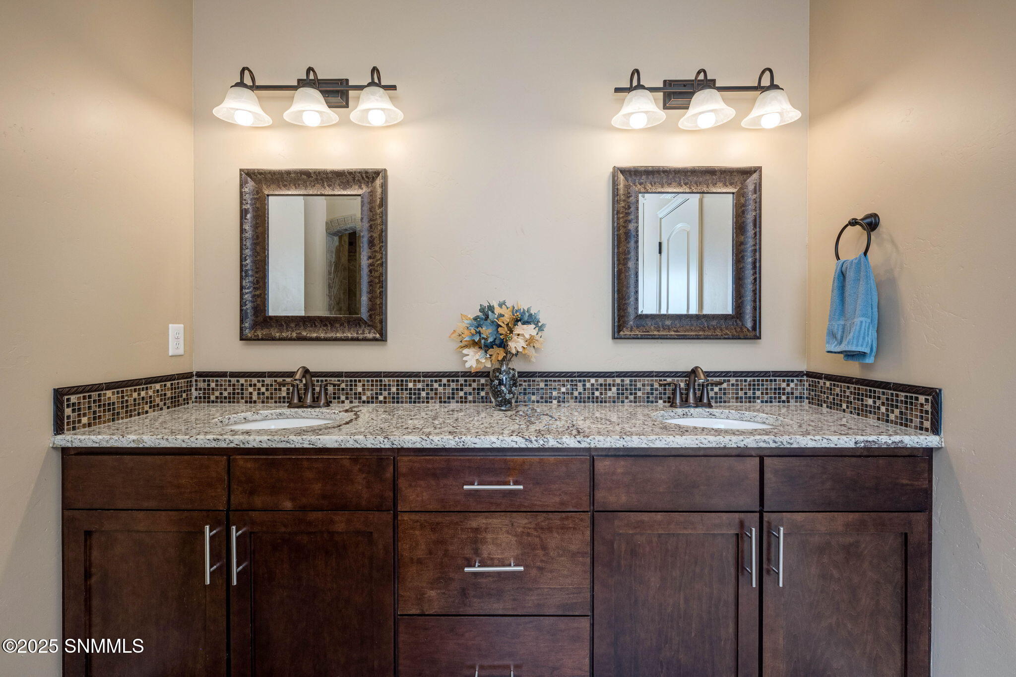 27-web-or-mls-Snappin Homes (Miramar4481