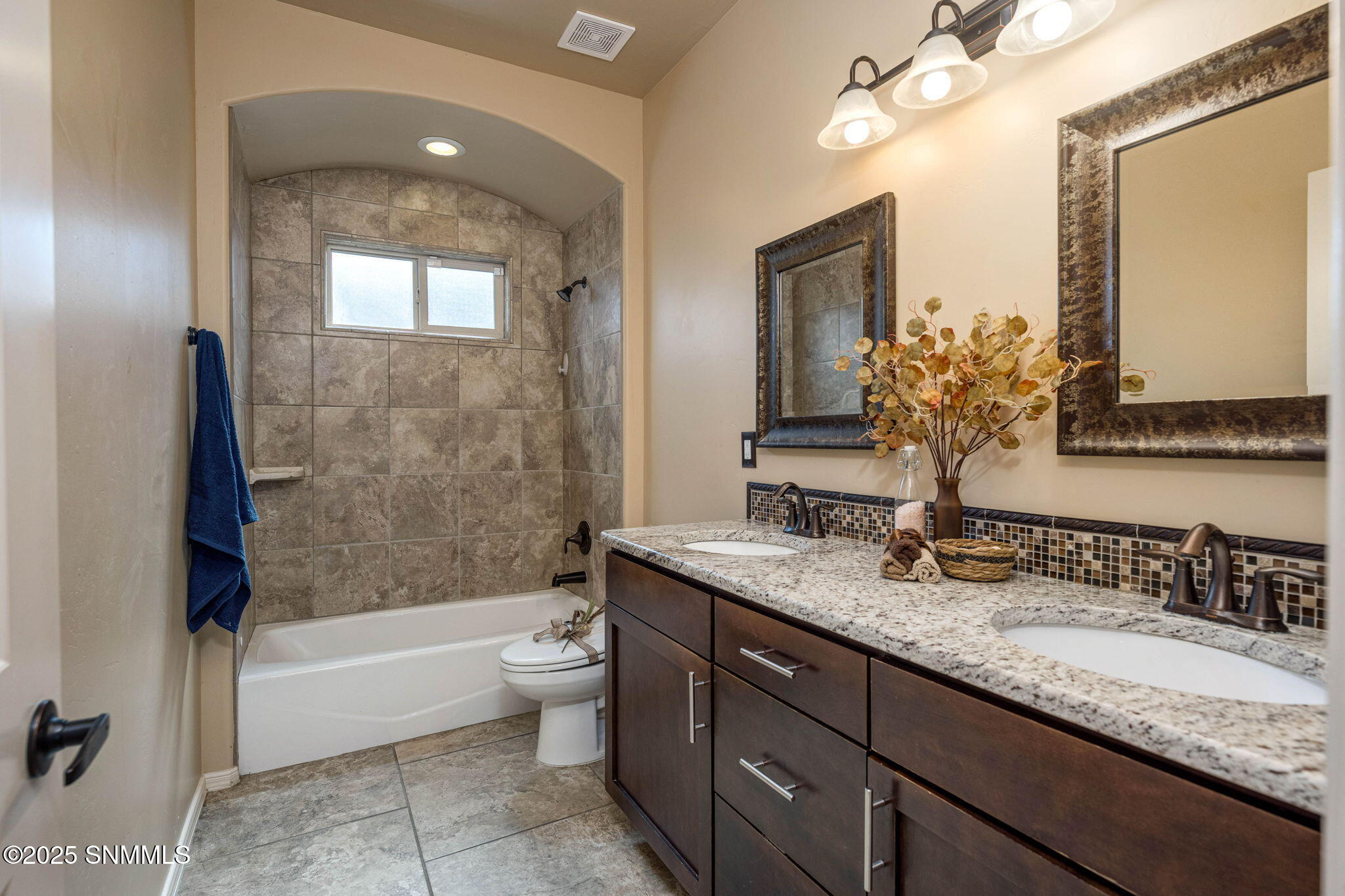 40-web-or-mls-Snappin Homes (Miramar4481