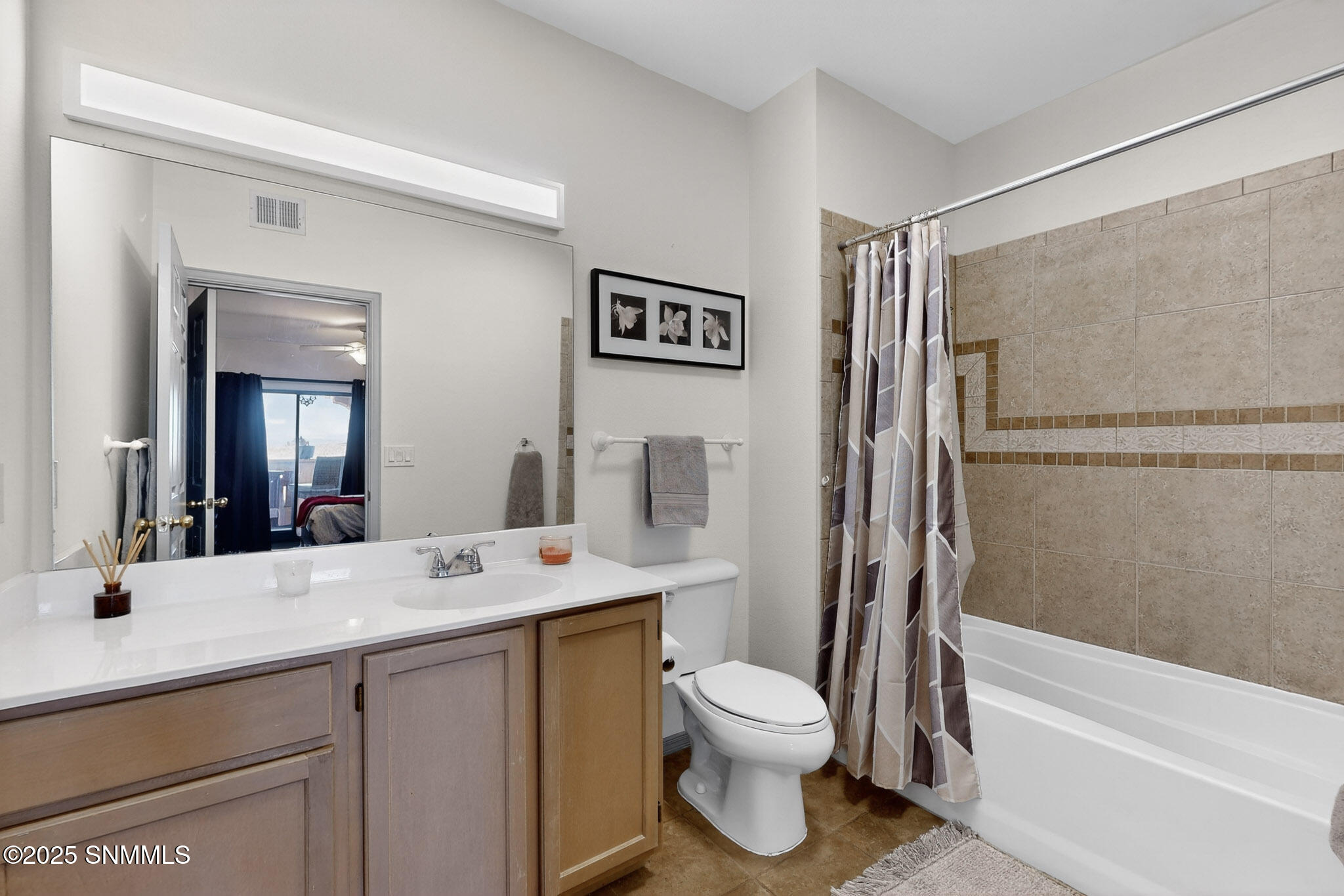 19-3D-Casas-3650-Morning-Star-Dr-608-102