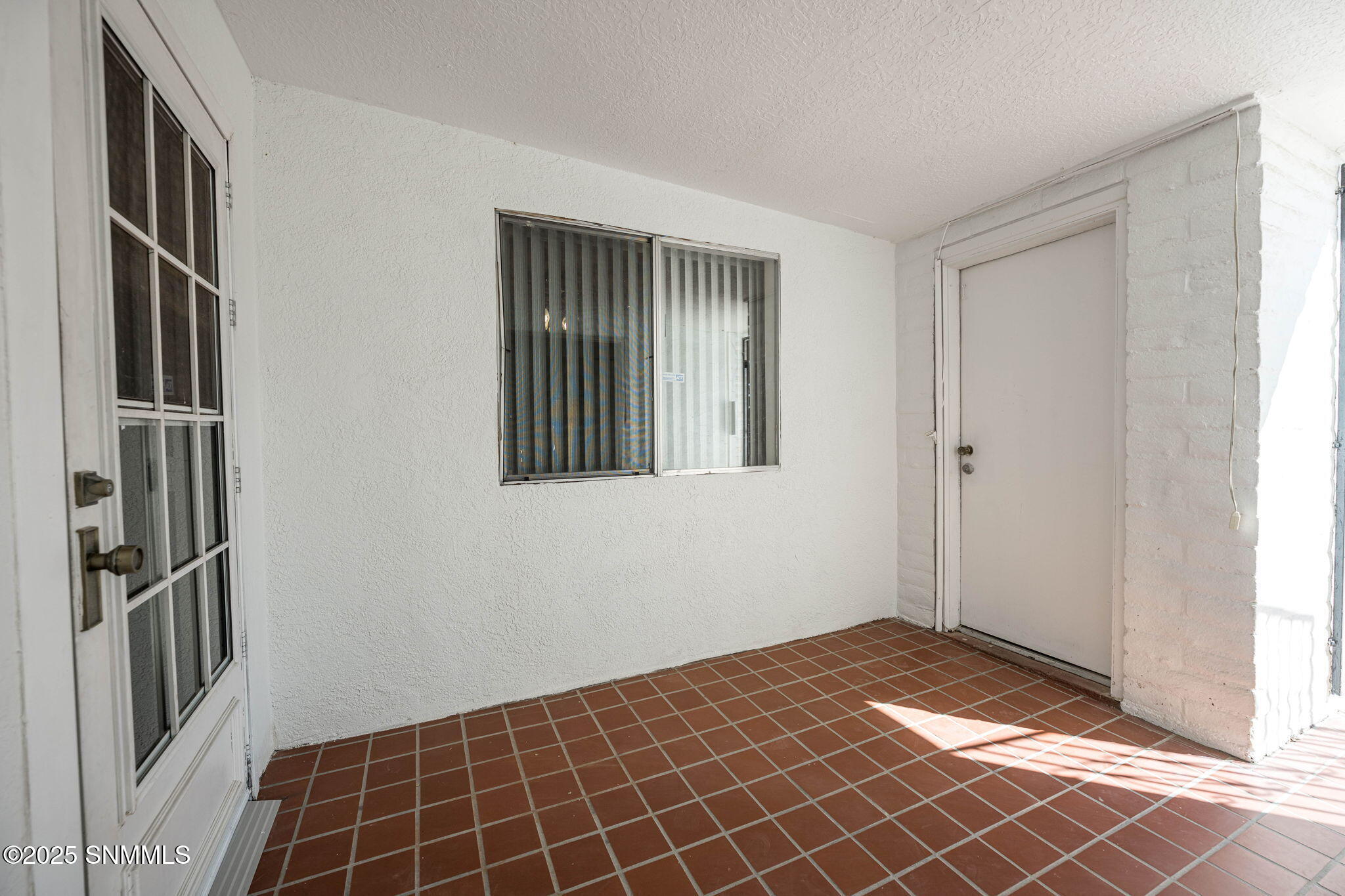 5-web-or-mls-Snappin Homes (ValleVista29