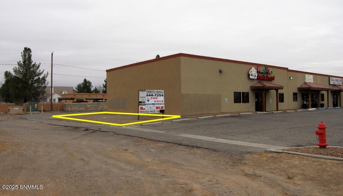 angle view outlined 1275 anthony drive