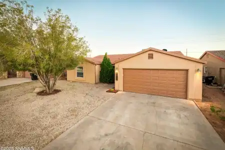 7960 Inca Dove Avenue, Las Cruces, New Mexico 88012, 3 Bedrooms Bedrooms, ,2 BathroomsBathrooms,Residential,For Sale,Inca Dove,2503404