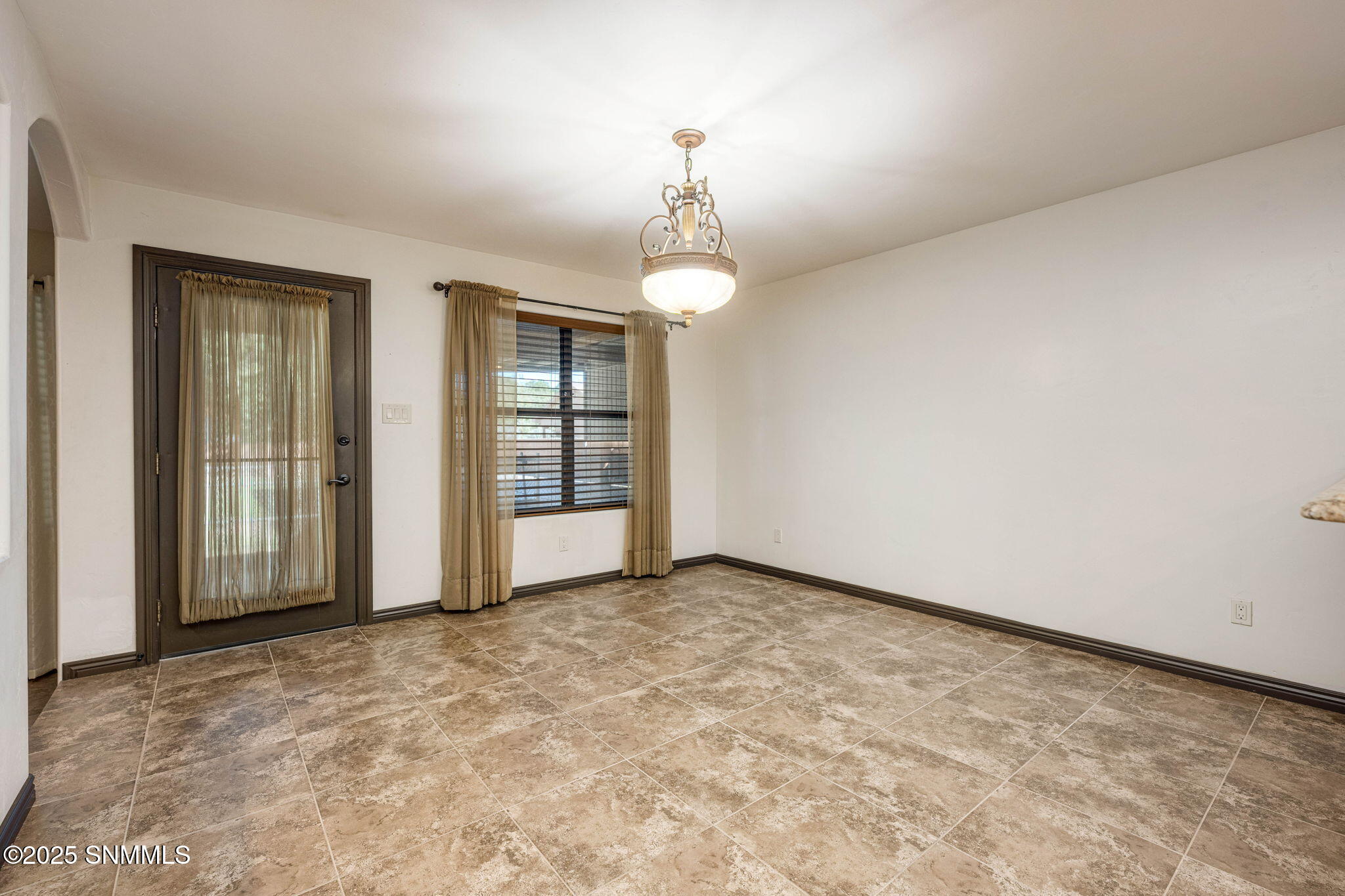 18-web-or-mls-Snappin Homes (Overlook446