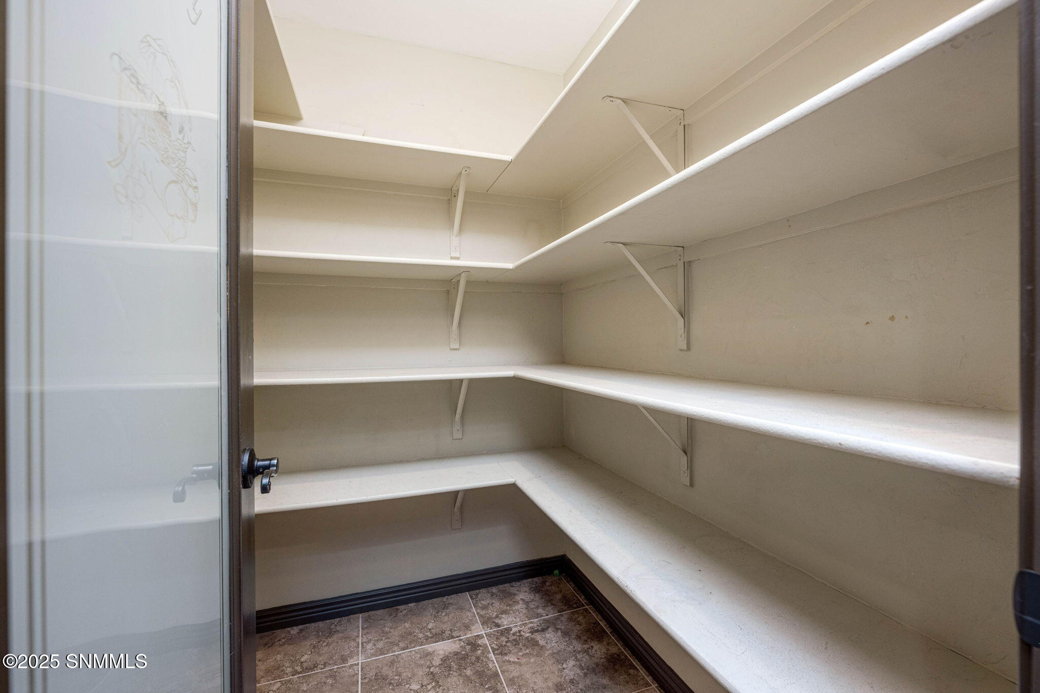 23-web-or-mls-Snappin Homes (Overlook446