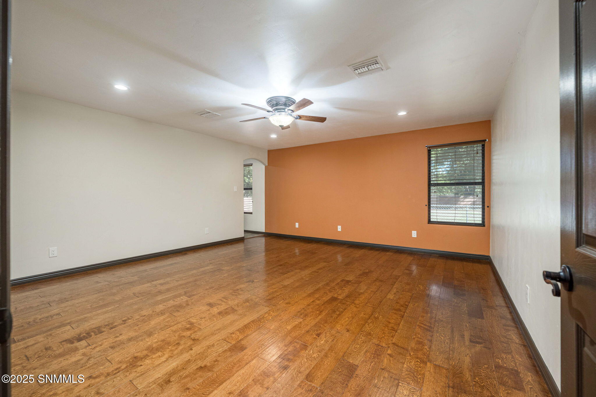 24-web-or-mls-Snappin Homes (Overlook446