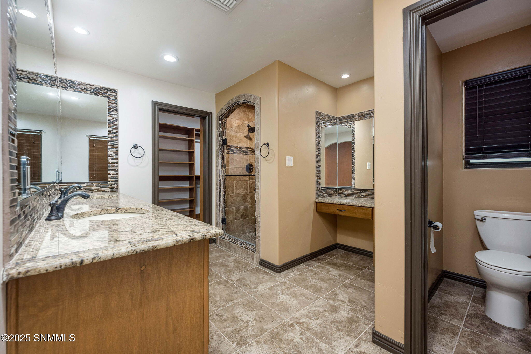 26-web-or-mls-Snappin Homes (Overlook446