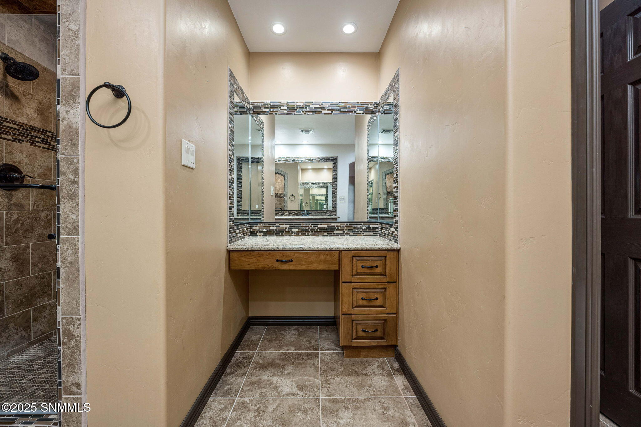 28-web-or-mls-Snappin Homes (Overlook446