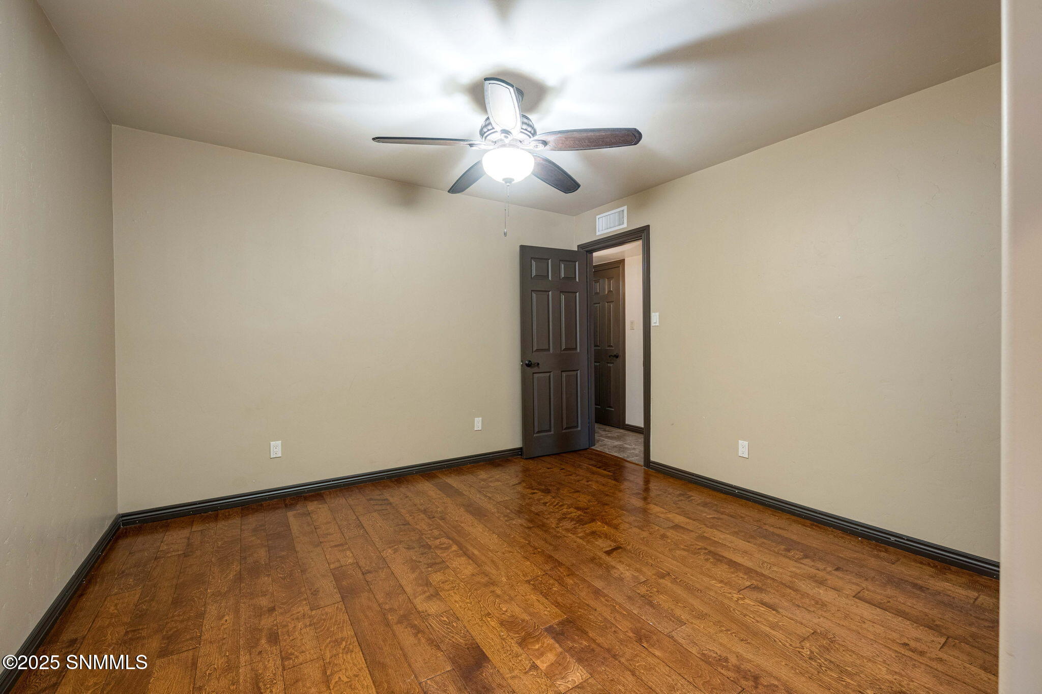 32-web-or-mls-Snappin Homes (Overlook446