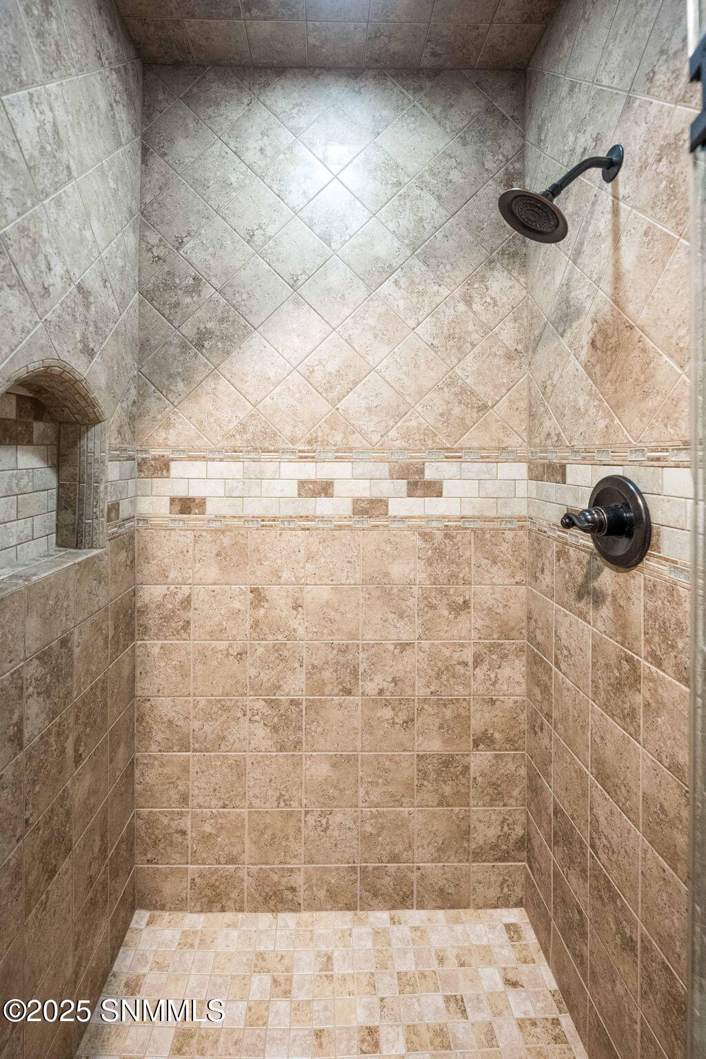 38-web-or-mls-Snappin Homes (Overlook446