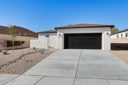 2671 Springs Road, Las Cruces, New Mexico 88011, 3 Bedrooms Bedrooms, ,2 BathroomsBathrooms,Residential,For Sale,Springs,2503435