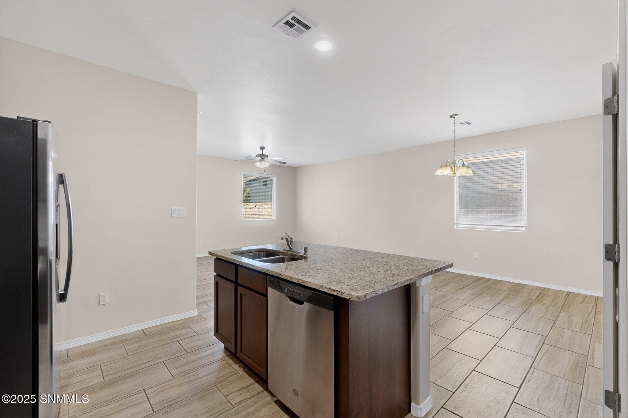 17-3D-Casas-7057-Silver-Spur-St-10302025