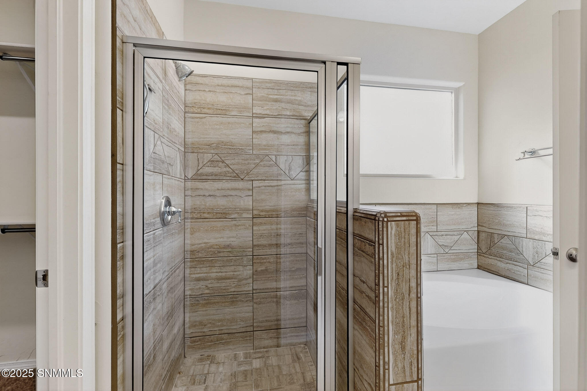 27-3D-Casas-7057-Silver-Spur-St-10302025