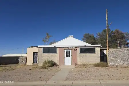 15825 B Street, Organ, New Mexico 88052, 1 Bedroom Bedrooms, ,Residential,For Sale,B,2403224