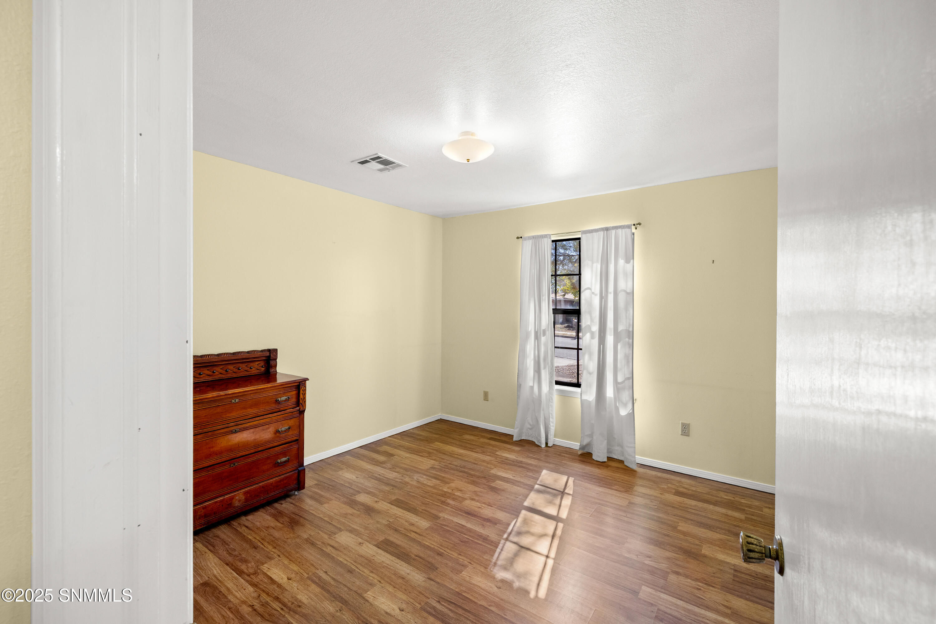 2015-Tyre-Circle-MLS-Camera-Guy-17