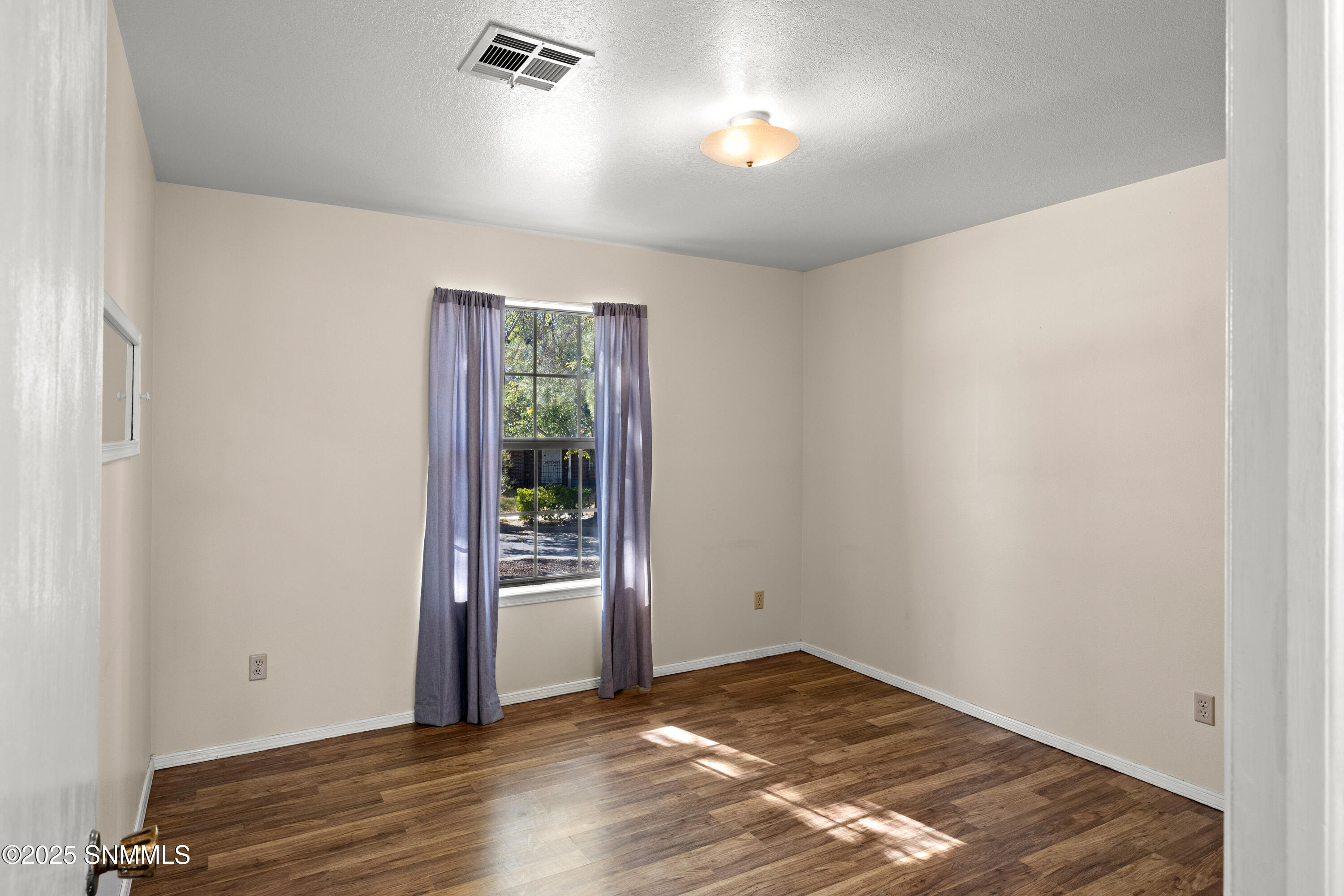 2015-Tyre-Circle-MLS-Camera-Guy-19