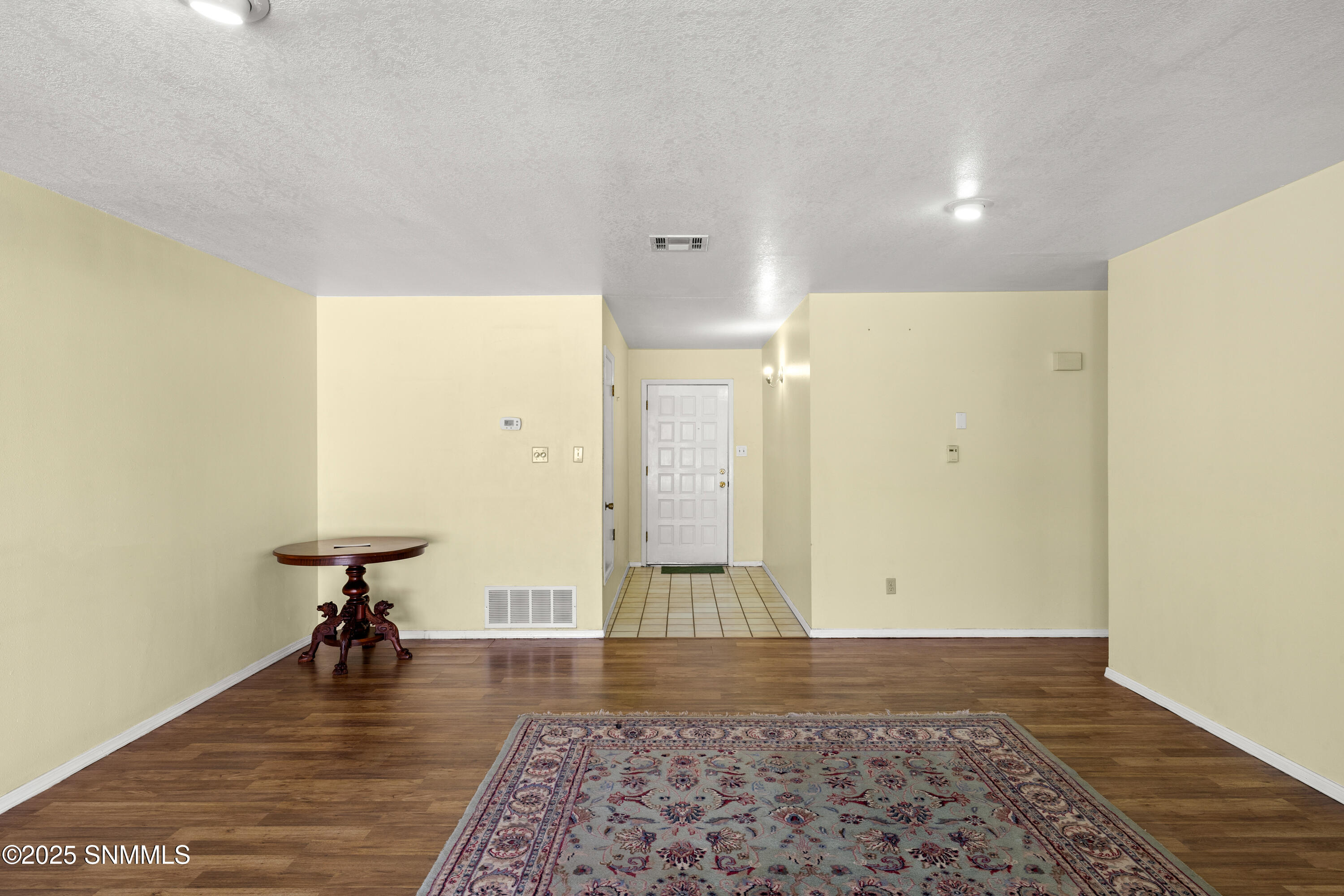 2015-Tyre-Circle-MLS-Camera-Guy-10