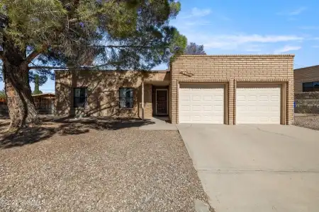 2015 Tyre Circle, Las Cruces, New Mexico 88001, 3 Bedrooms Bedrooms, ,2 BathroomsBathrooms,Residential,For Sale,Tyre,2503486