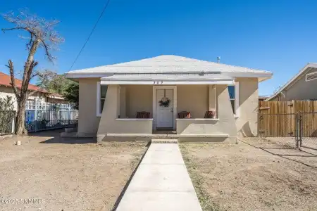 309 Reymond Street, Las Cruces, New Mexico 88005, 3 Bedrooms Bedrooms, ,1 BathroomBathrooms,Residential,For Sale,Reymond,2503501