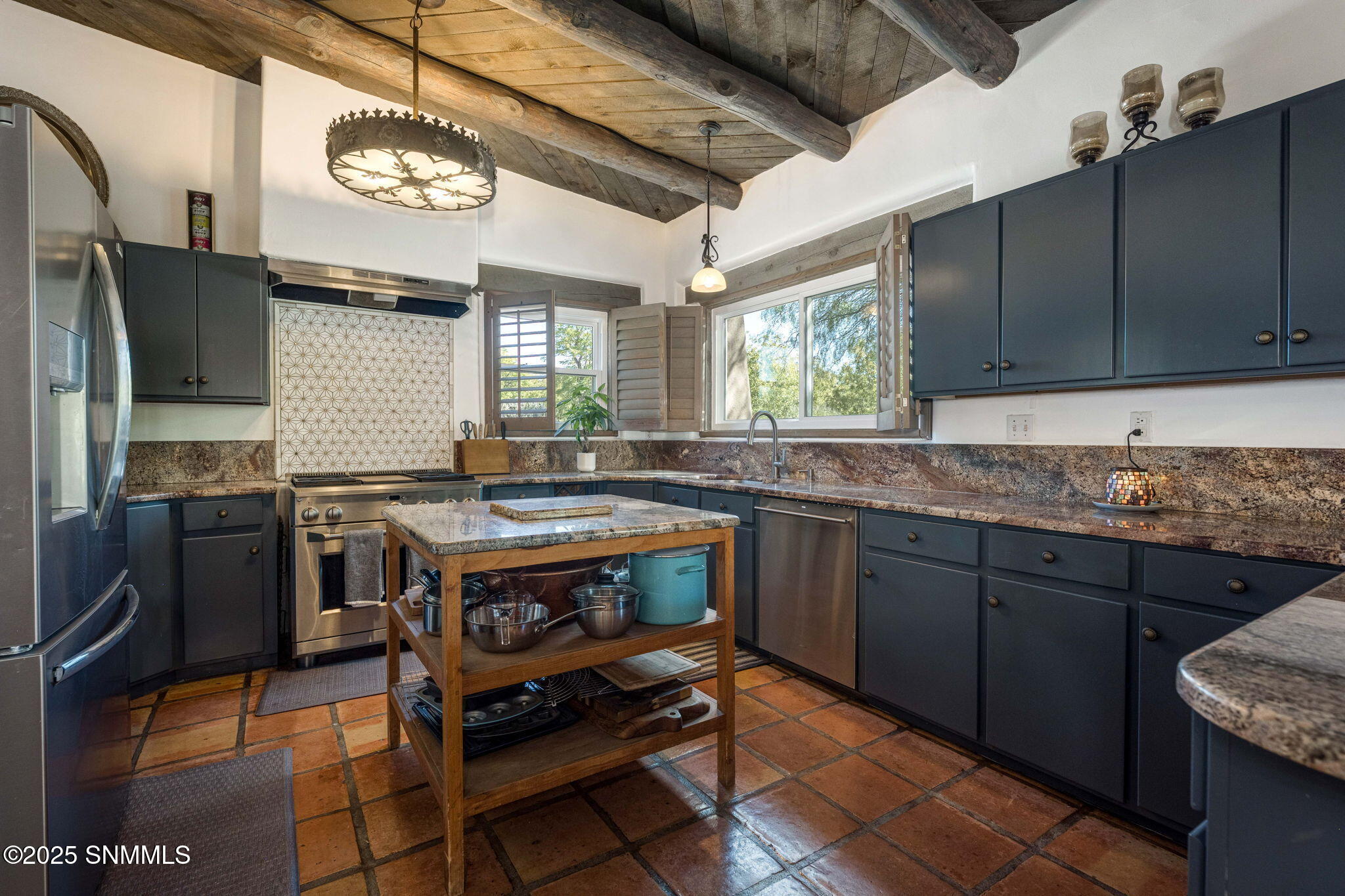 25-web-or-mls-Snappin Homes (Snow3044)-2