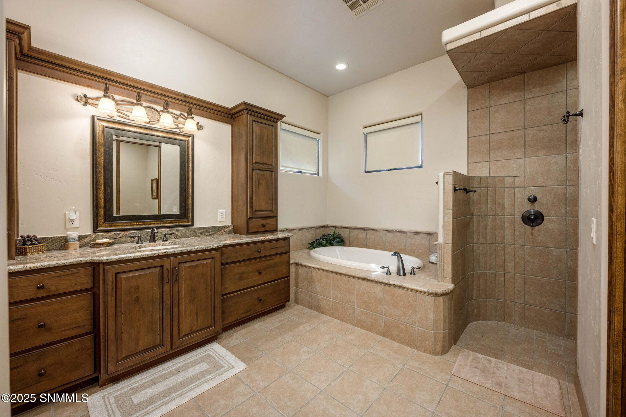 47-web-or-mls-Snappin Homes (LakeLucero7