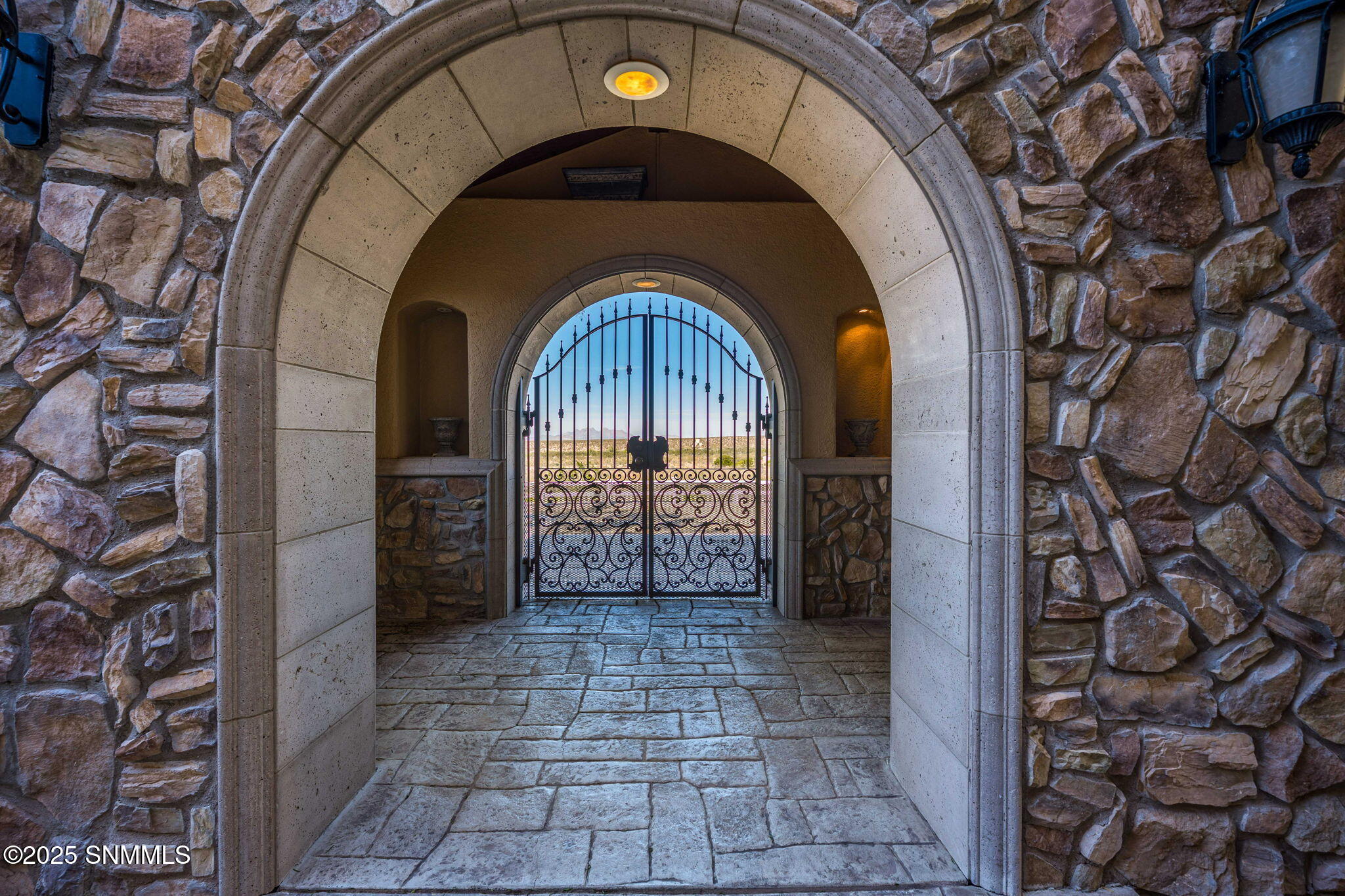 10-web-or-mls-Snappin Homes (LakeLucero7