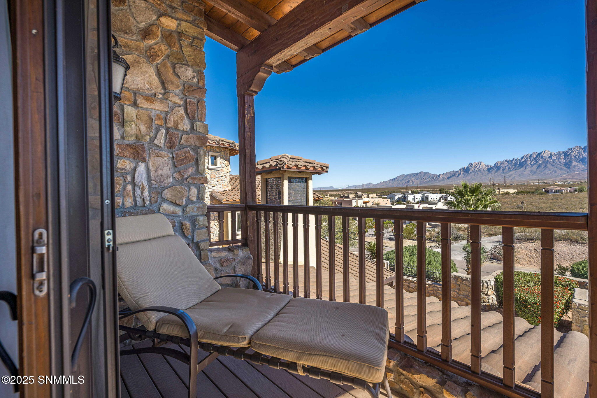 57-web-or-mls-Snappin Homes (LakeLucero7