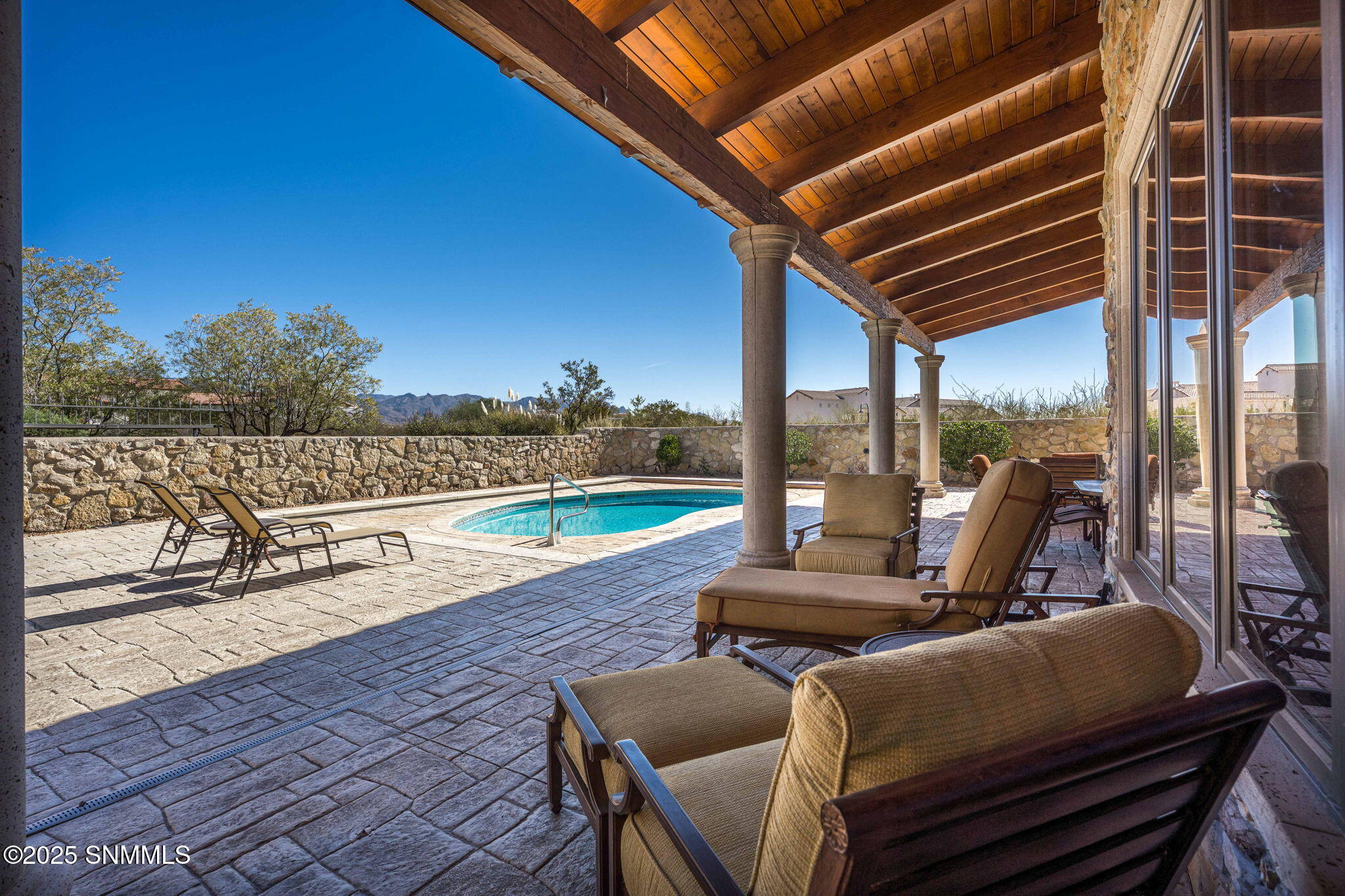 94-web-or-mls-Snappin Homes (LakeLucero7