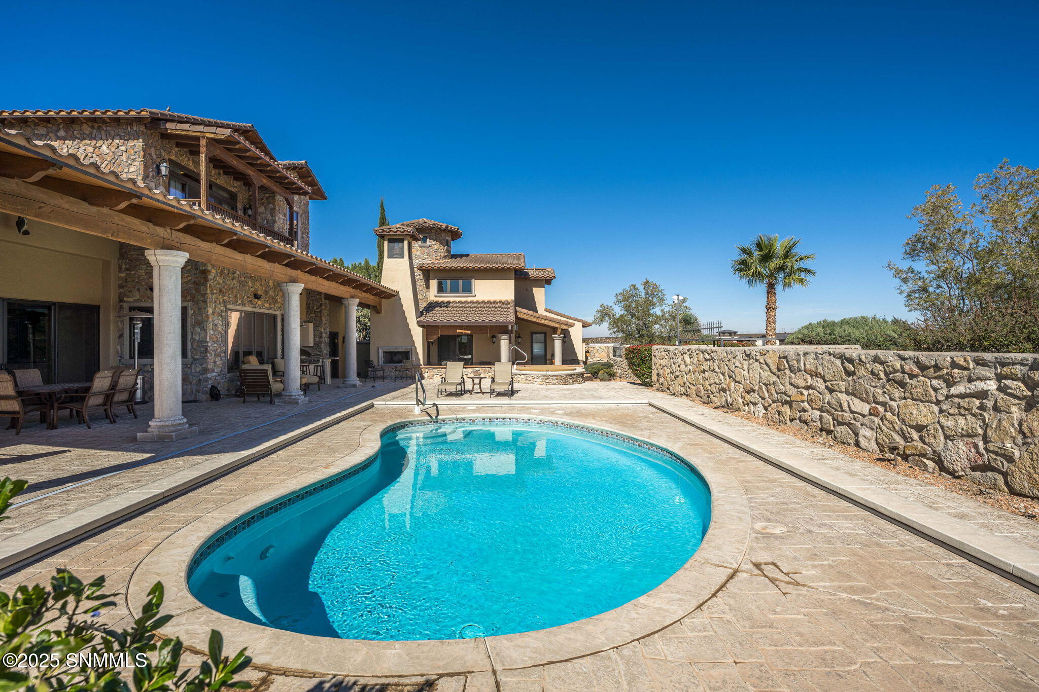 99-web-or-mls-Snappin Homes (LakeLucero7