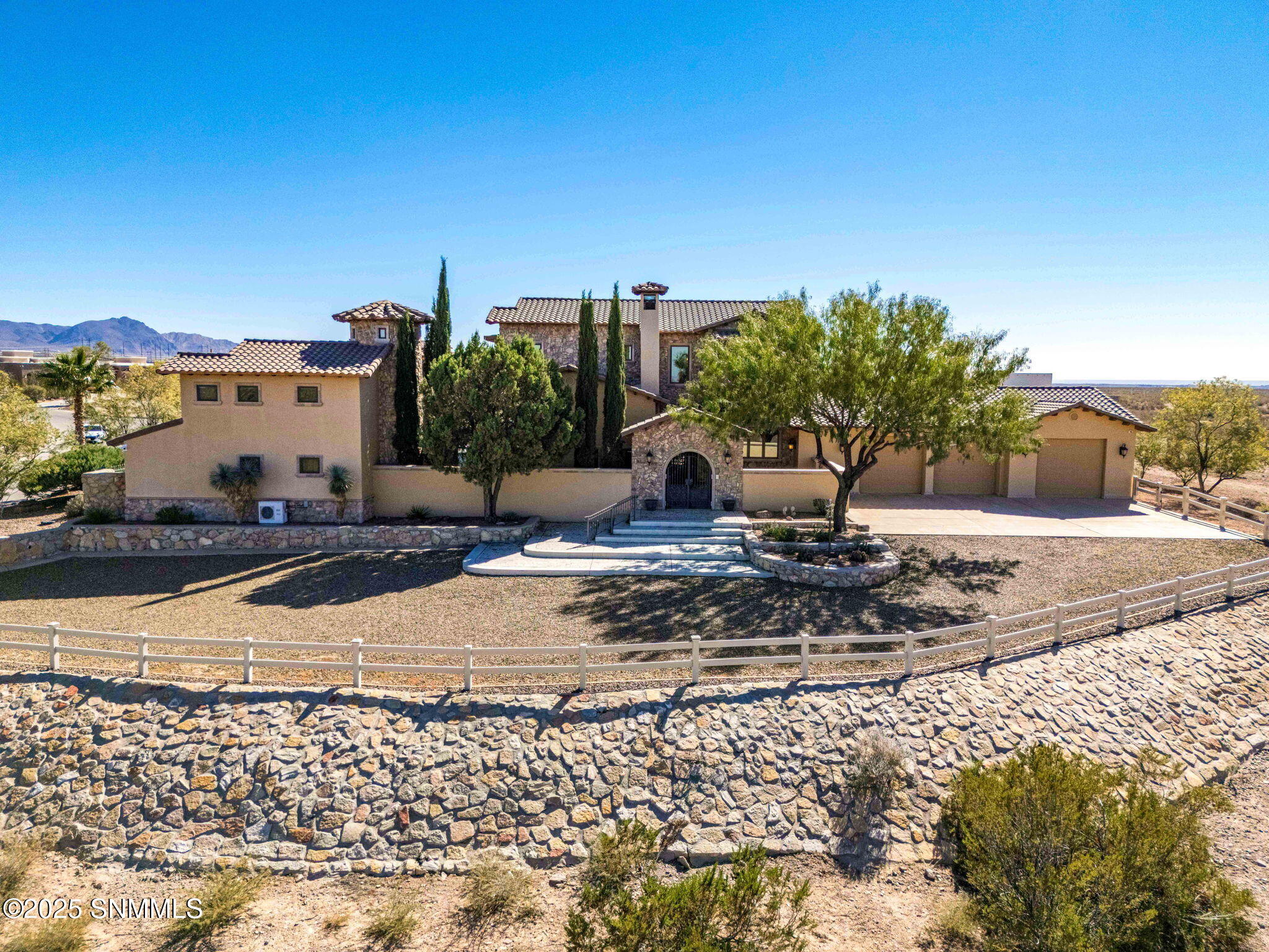 112-web-or-mls-Snappin Homes (LakeLucero