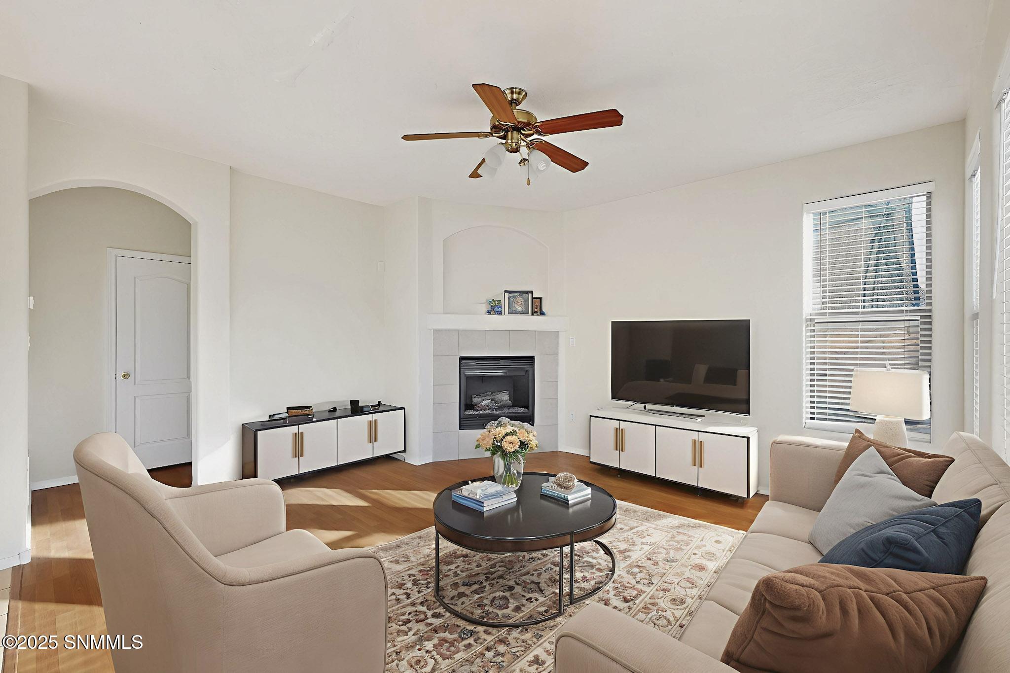 48-3D-Casas-2527-Candlewood-Cir-11132025